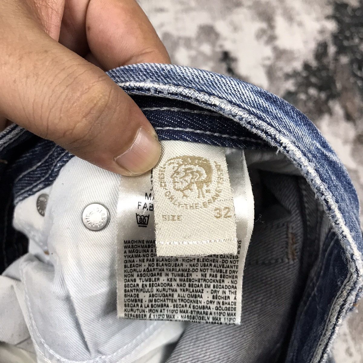 Diesel Vintage Diesel Viker Distressed Light Wash Denim Jeans Size US 34 / EU 50 - 13 Thumbnail