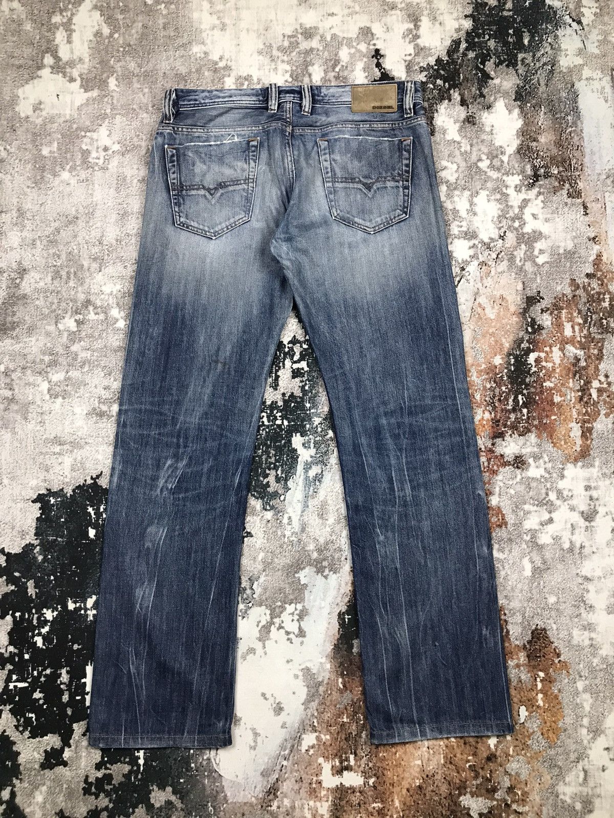 Diesel Vintage Diesel Viker Distressed Light Wash Denim Jeans Size US 34 / EU 50 - 8 Thumbnail