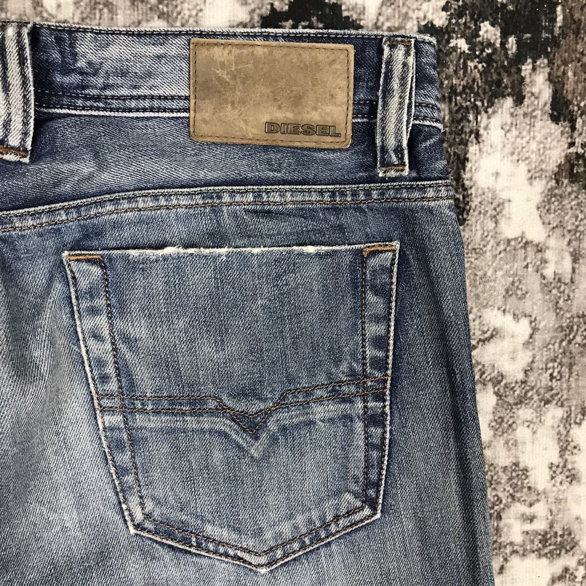 Diesel Vintage Diesel Viker Distressed Light Wash Denim Jeans Size US 34 / EU 50 - 11 Thumbnail
