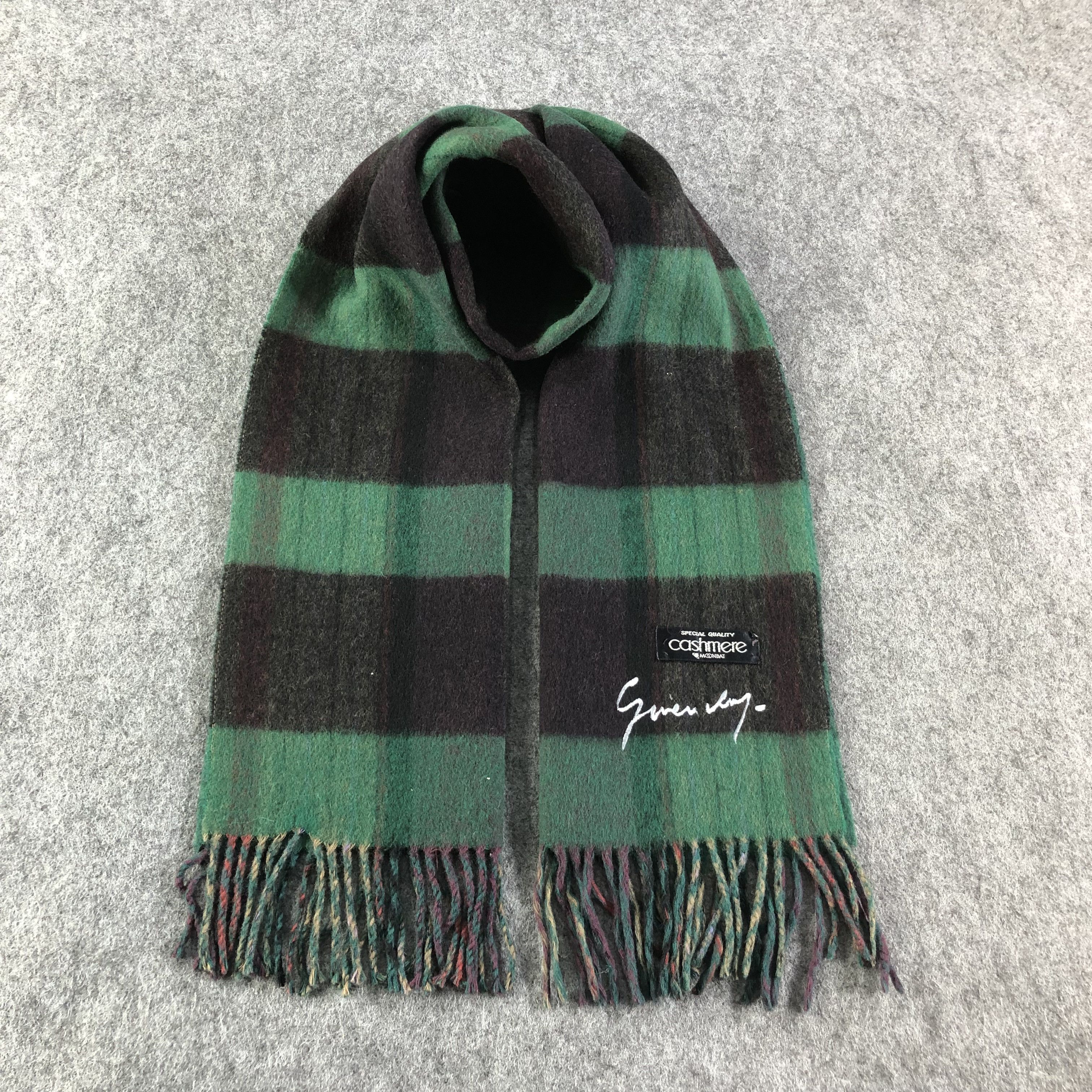 Givenchy Givenchy Tartan Cashmere Scarf Muffler V1624 Size ONE SIZE - 1 Thumbnail