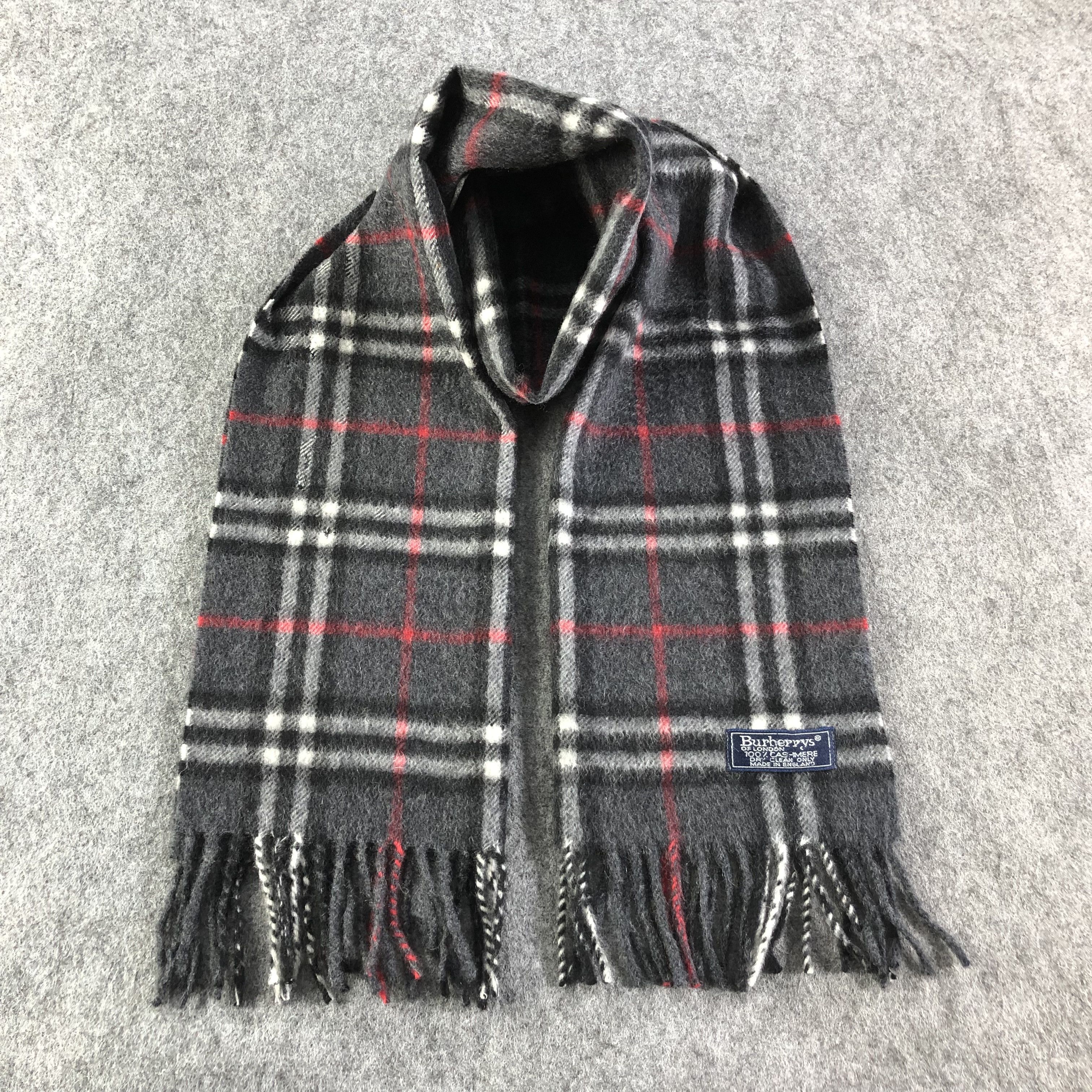 Burberry Burberrys Nova Check Cashmere Scarf Muffler V1633 Size ONE SIZE - 1 Thumbnail