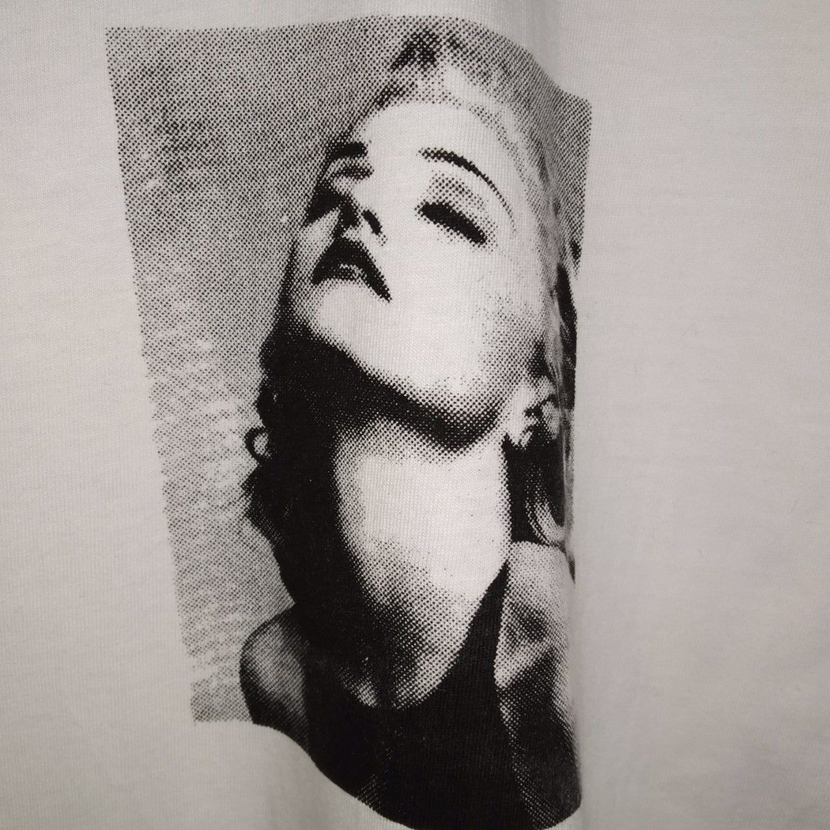 Band Tees Vintage Madonna Singer Songwriter Actress Big Print Artist Size US L / EU 52-54 / 3 - 5 Thumbnail