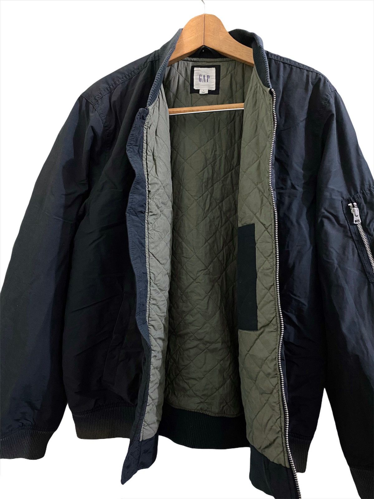 Japanese Brand Vintage Distressed Sun Faded GAP Bomber Jacket Size US L / EU 52-54 / 3 - 3 Thumbnail