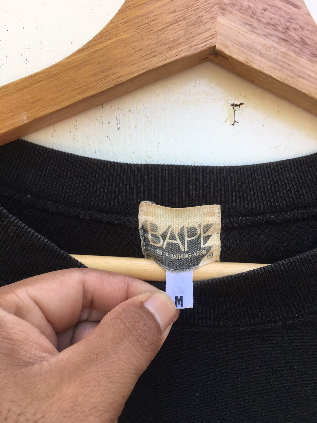 Bape Rare Vintage BAPE A Bathing Ape Big Logo Sweatshirt Size US M / EU 48-50 / 2 - 7 Thumbnail