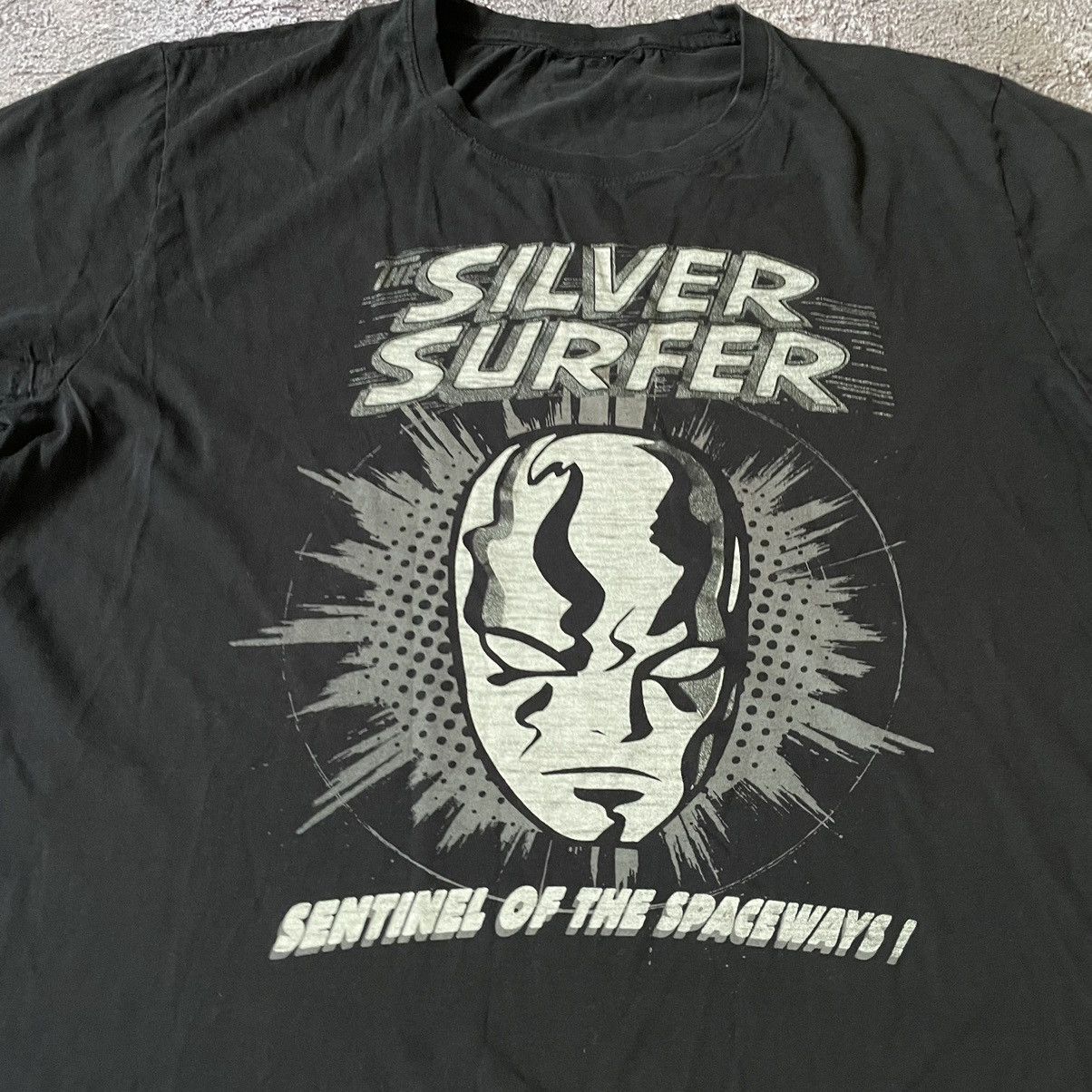Cartoon Network Vintage Y2K ADULT “ THE SILVER SURFER DEAD FACE MARVEL “ Tee Size US XL / EU 56 / 4 - 5 Thumbnail