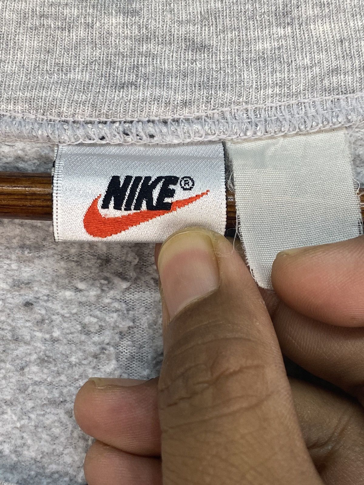 Nike Vintage Nike Small Logo Sweatshirt Size US L / EU 52-54 / 3 - 5 Thumbnail