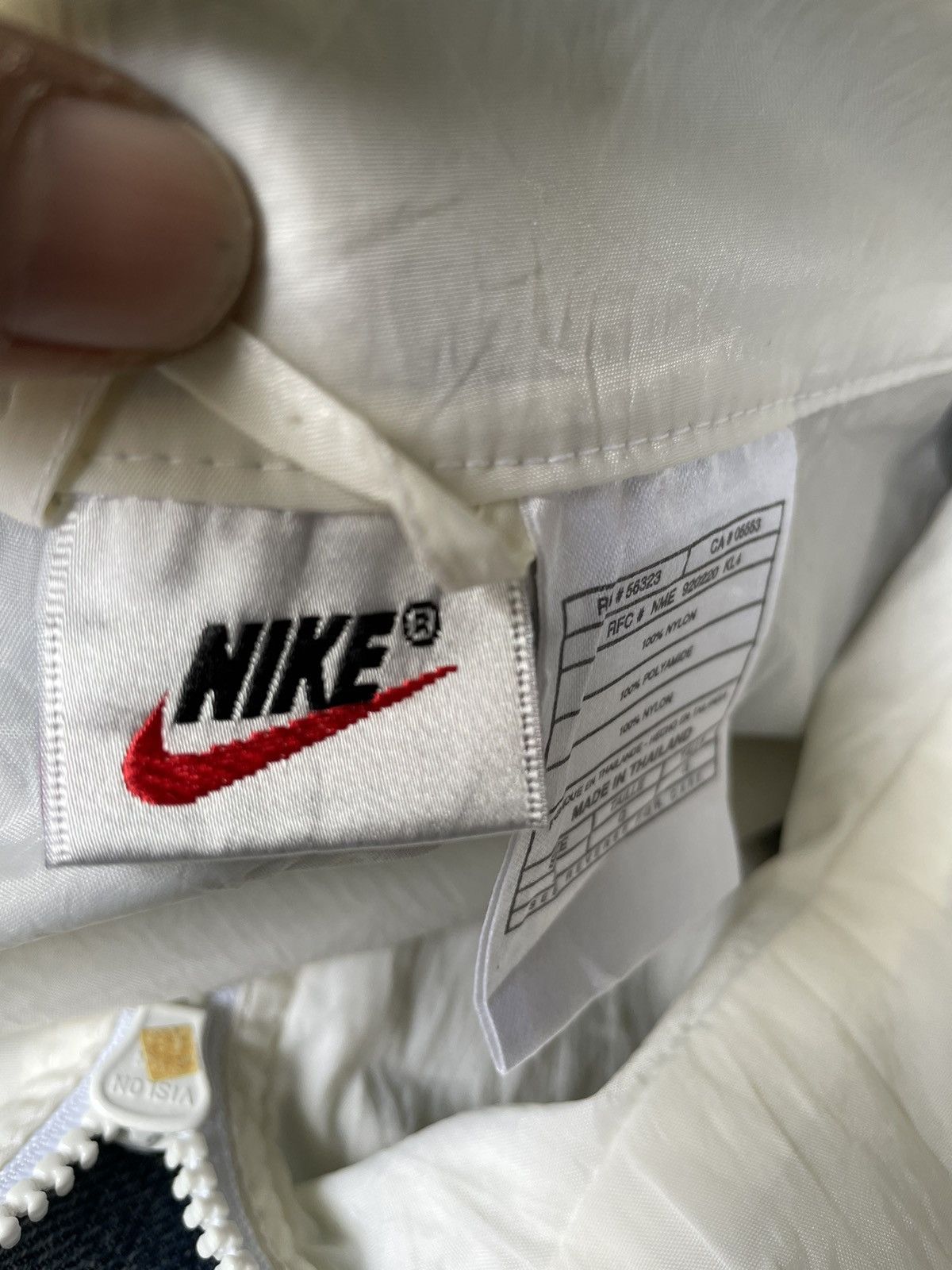 Nike Vintage 90s Nike Swoosh Big Logo Windbreaker Jacket Size US L / EU 52-54 / 3 - 13 Thumbnail