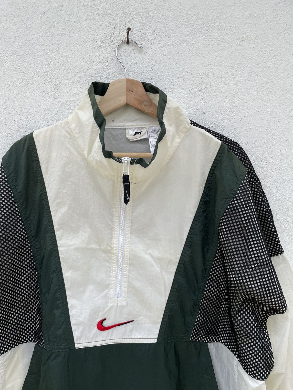 Nike Vintage 90s Nike Swoosh Big Logo Windbreaker Jacket Size US L / EU 52-54 / 3 - 3 Thumbnail
