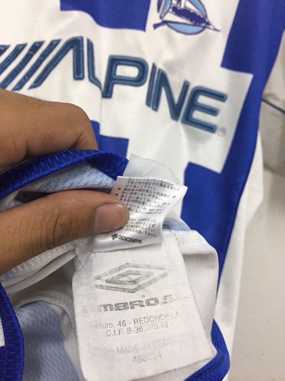 Umbro Vtg Umbro 2010-2011 Deportivo Alaves Home Jersey Size US M / EU 48-50 / 2 - 5 Thumbnail