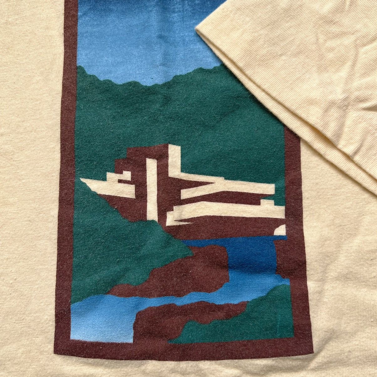 Vintage Rare Frank Lloyd Wright Falling Water T-Shirt Size US M / EU 48-50 / 2 - 1 Thumbnail
