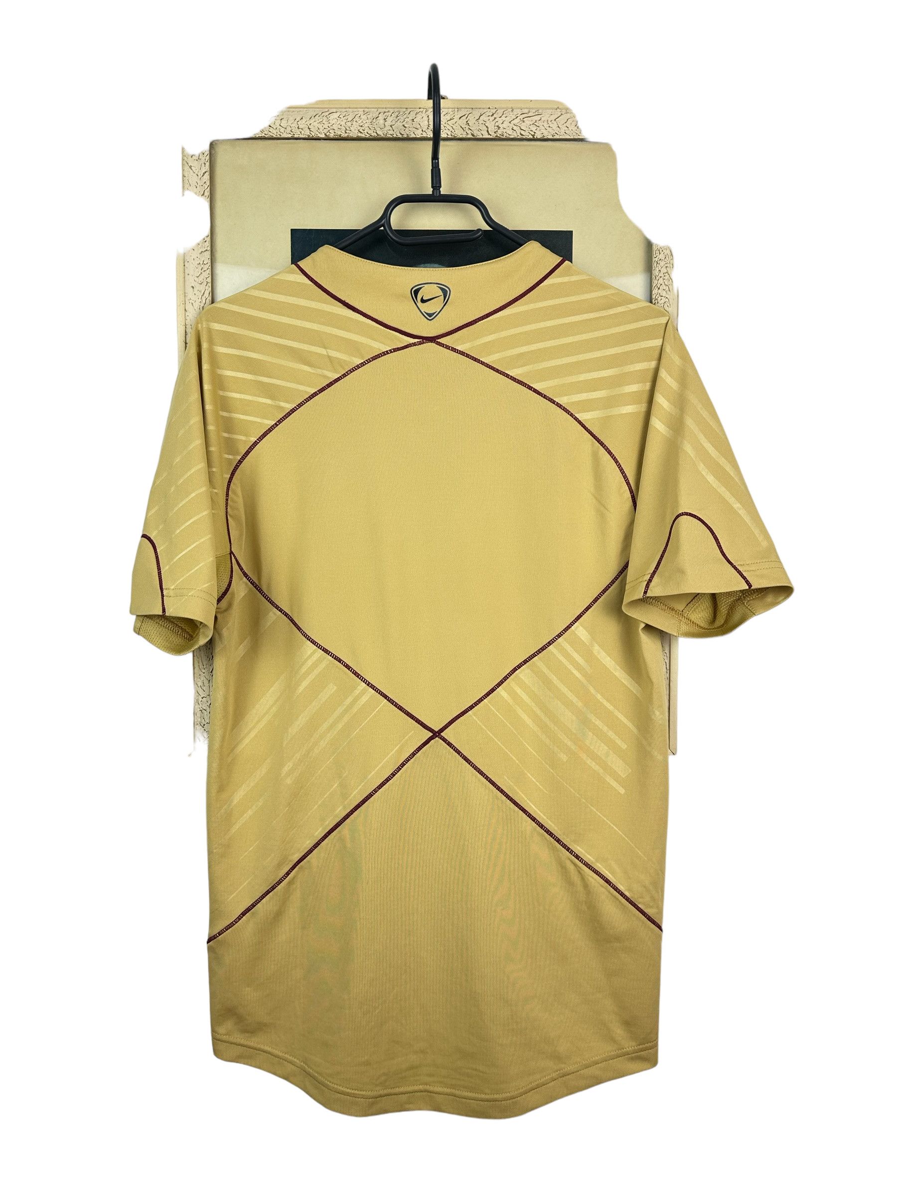 Nike Vintage Arsenal Train Shirt Football Jersey Soccer Y2K Hype Size US S / EU 44-46 / 1 - 12 Thumbnail