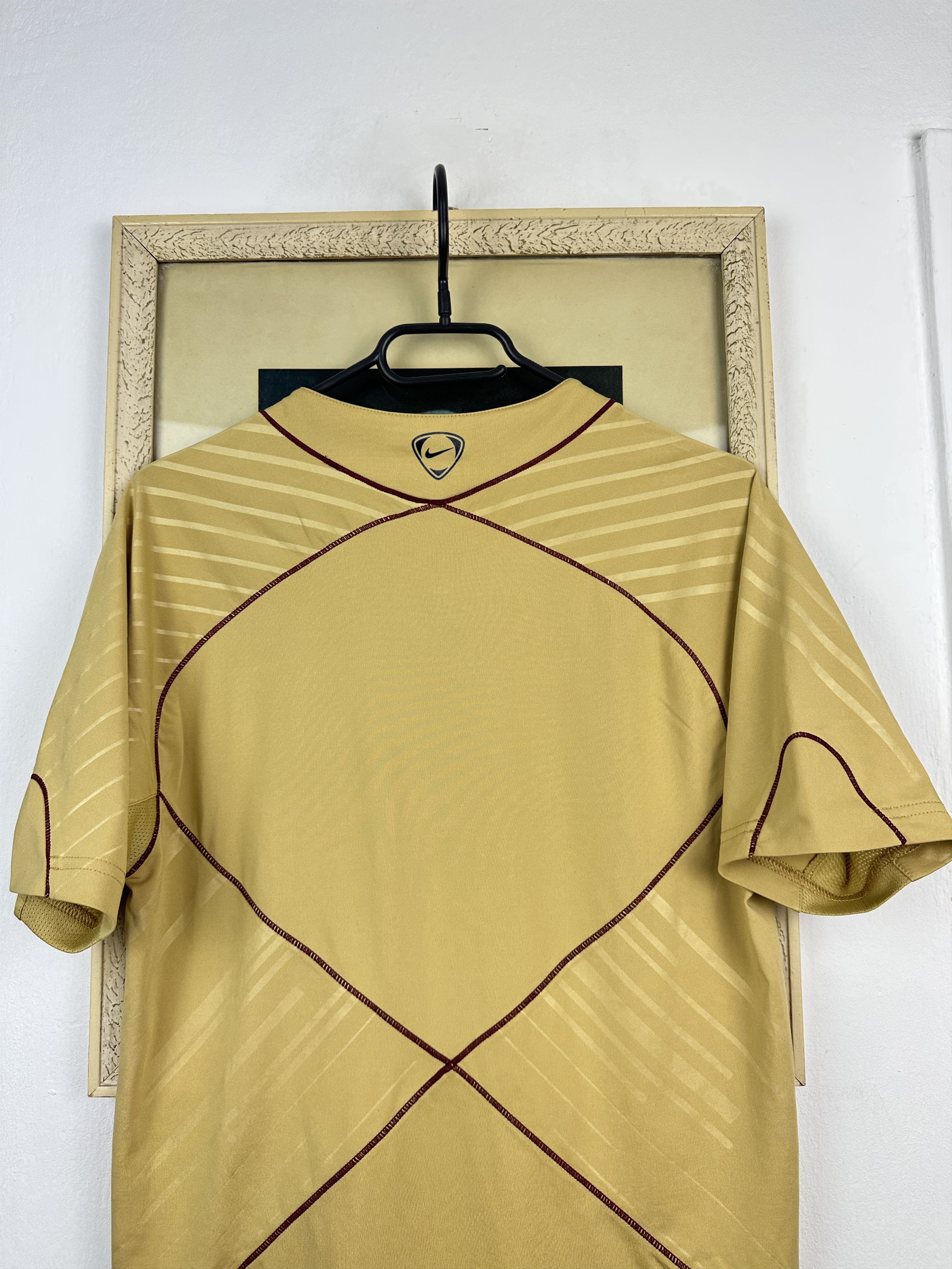 Nike Vintage Arsenal Train Shirt Football Jersey Soccer Y2K Hype Size US S / EU 44-46 / 1 - 13 Thumbnail