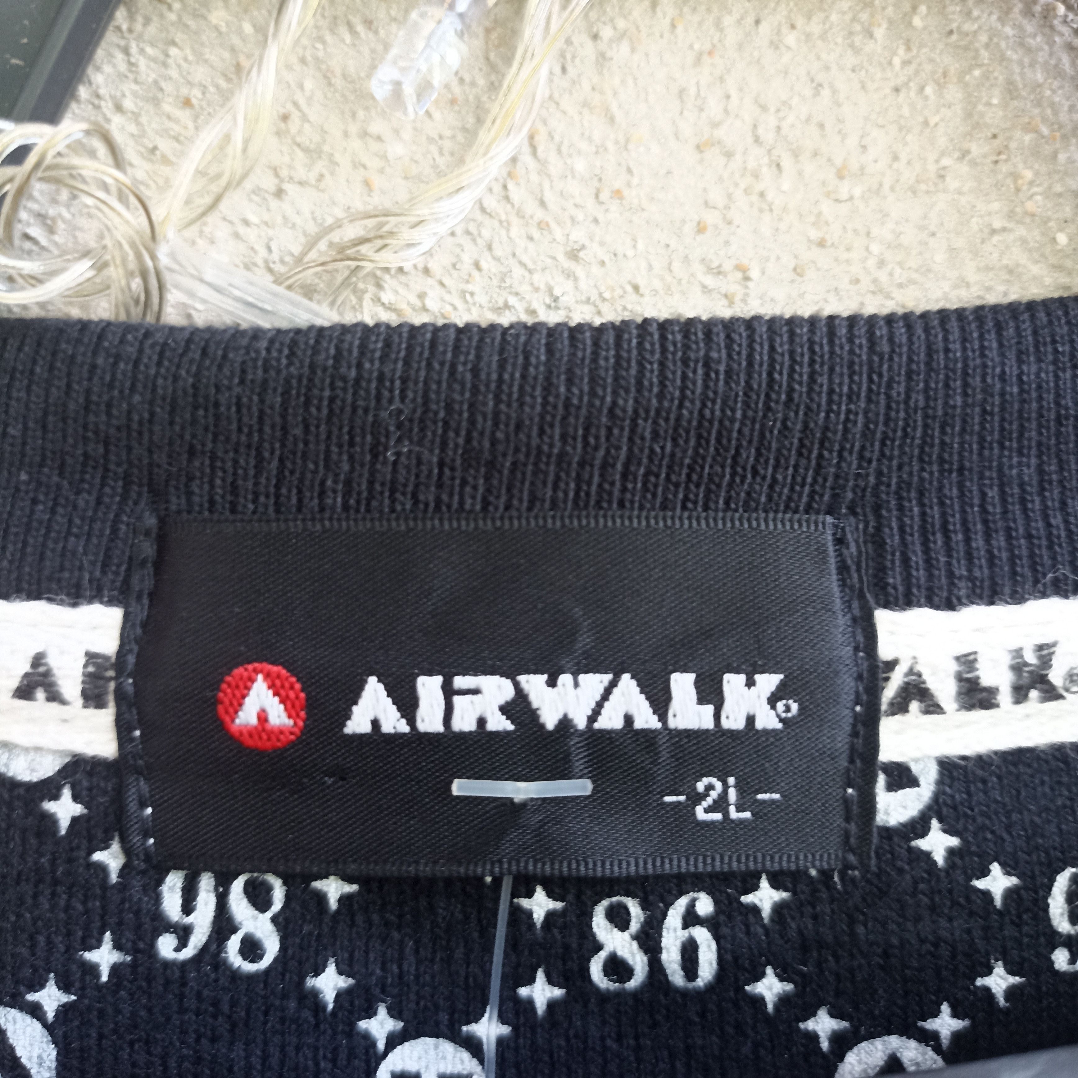 Airwalk Airwalk Big Logo Skulls Long Sleeve Tshirt Size US L / EU 52-54 / 3 - 6 Thumbnail