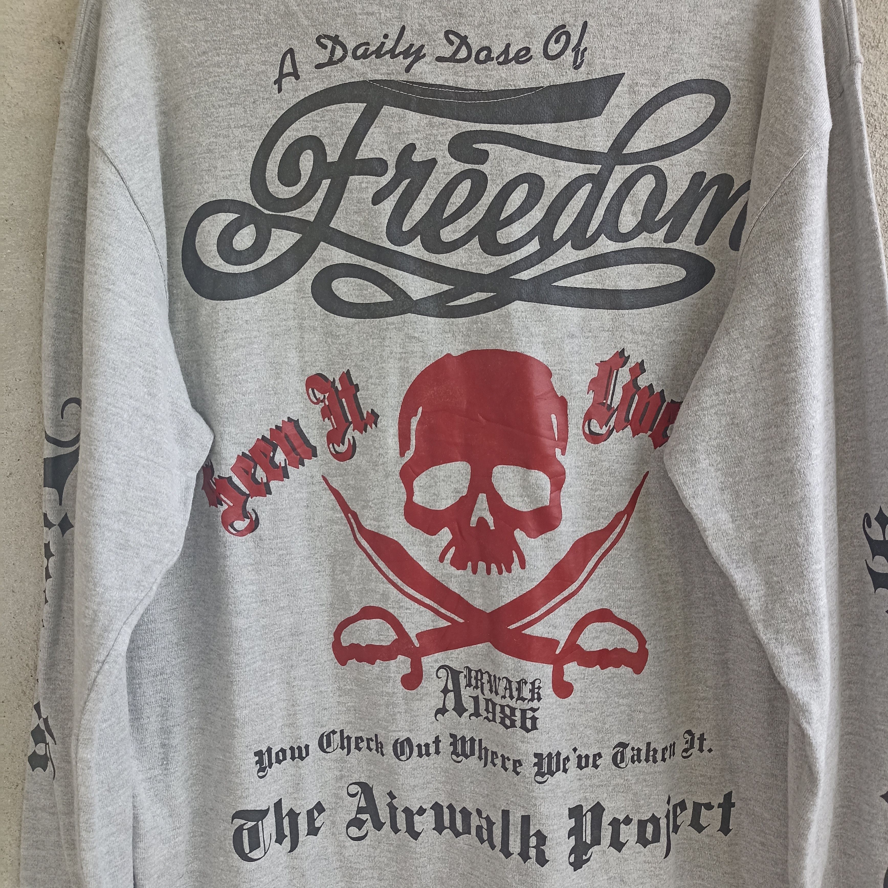 Airwalk Airwalk Big Logo Skulls Long Sleeve Tshirt Size US L / EU 52-54 / 3 - 8 Thumbnail