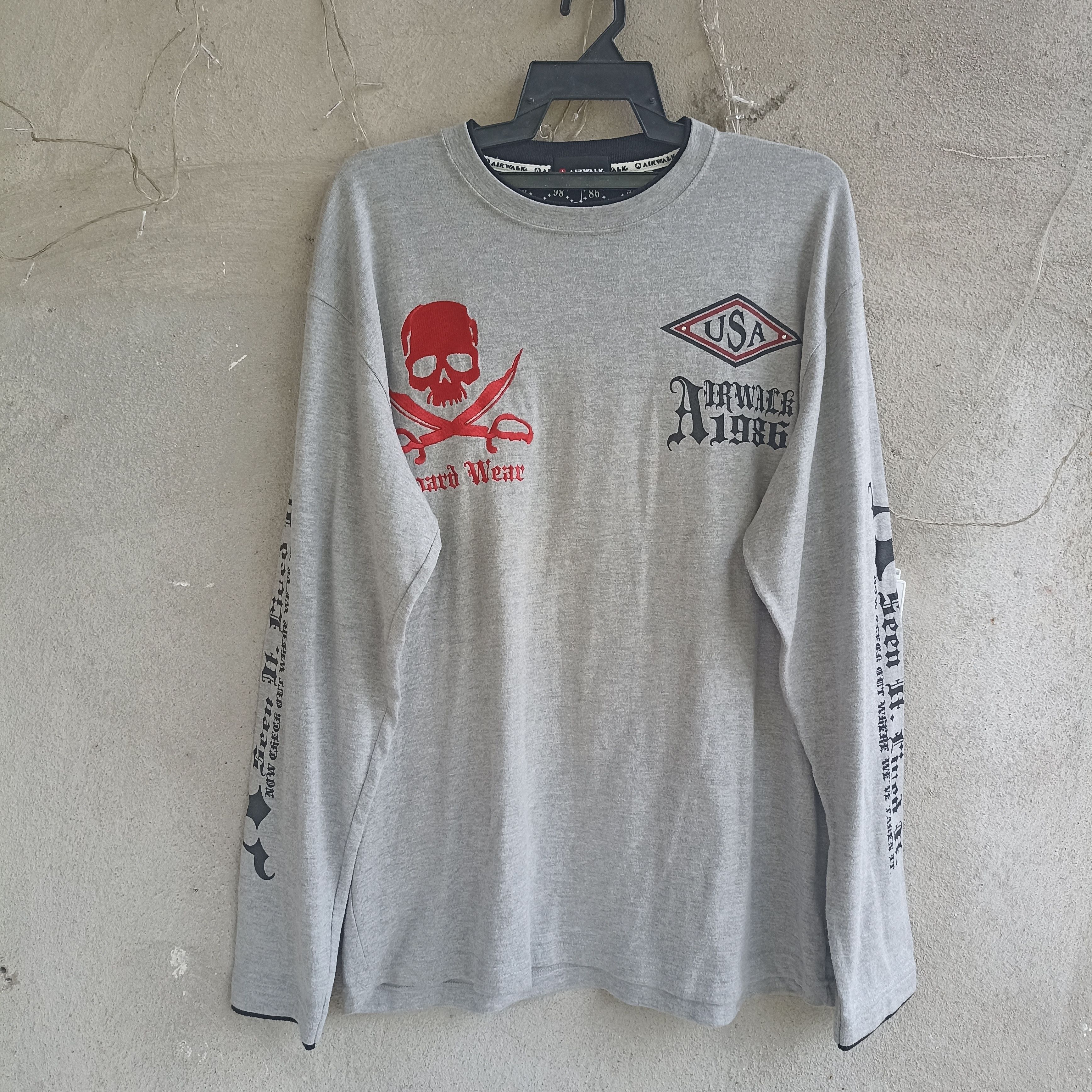 Airwalk Airwalk Big Logo Skulls Long Sleeve Tshirt Size US L / EU 52-54 / 3 - 1 Thumbnail