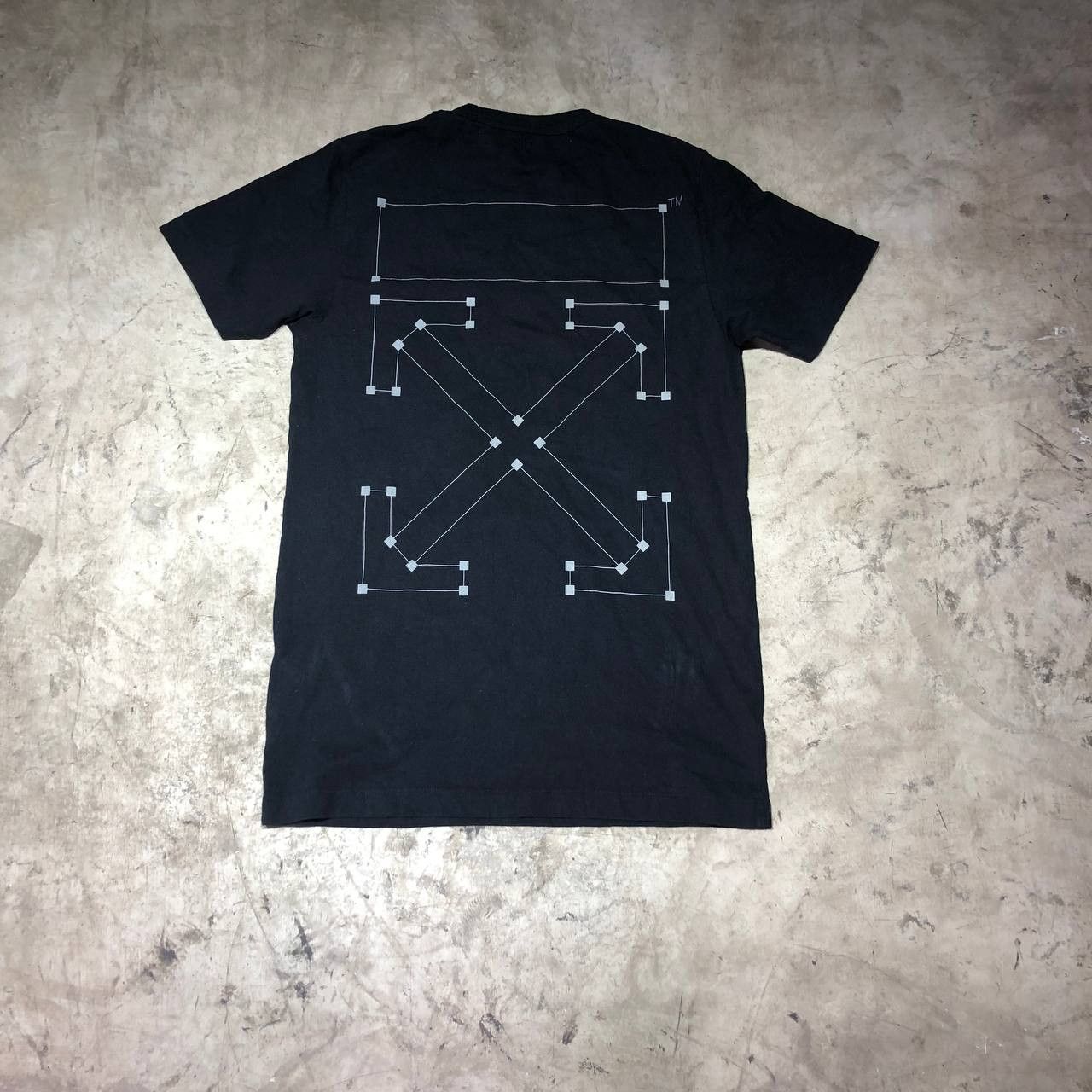 image of Off White Off-White Backbone Arrows Tee in Black, Men's (Size XS)