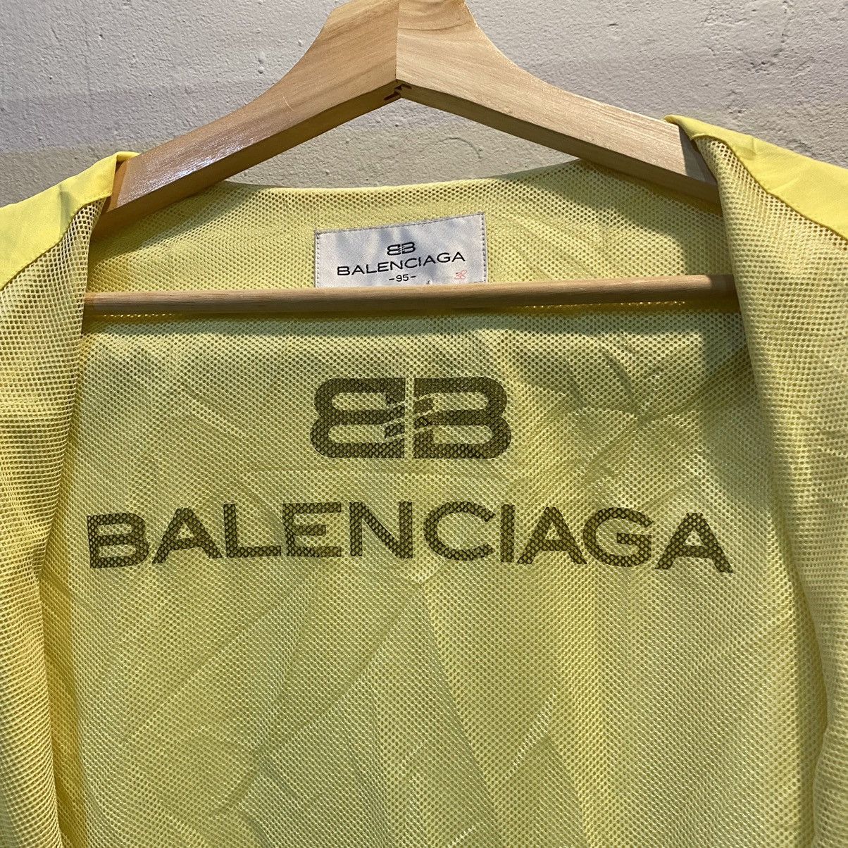 Balenciaga Balenciaga Paris Basic Luxury Yellow Light Jackets Size US M / EU 48-50 / 2 - 7 Thumbnail