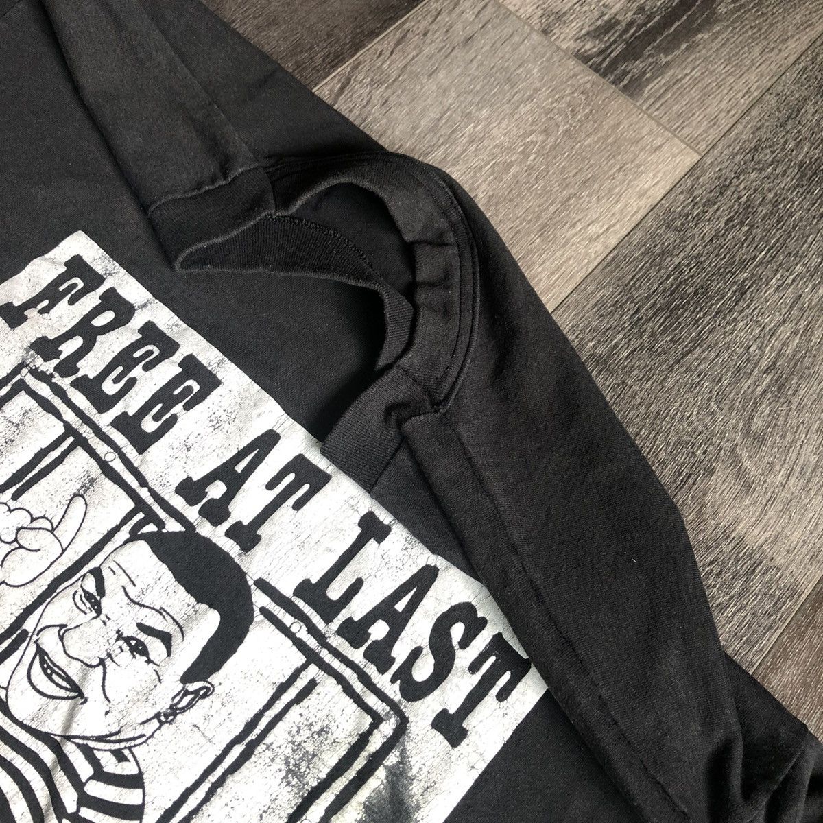 Vintage Vintage 1990s Free Mike Tyson Free At Last Rap Graphic Tee Size US XL / EU 56 / 4 - 6 Thumbnail