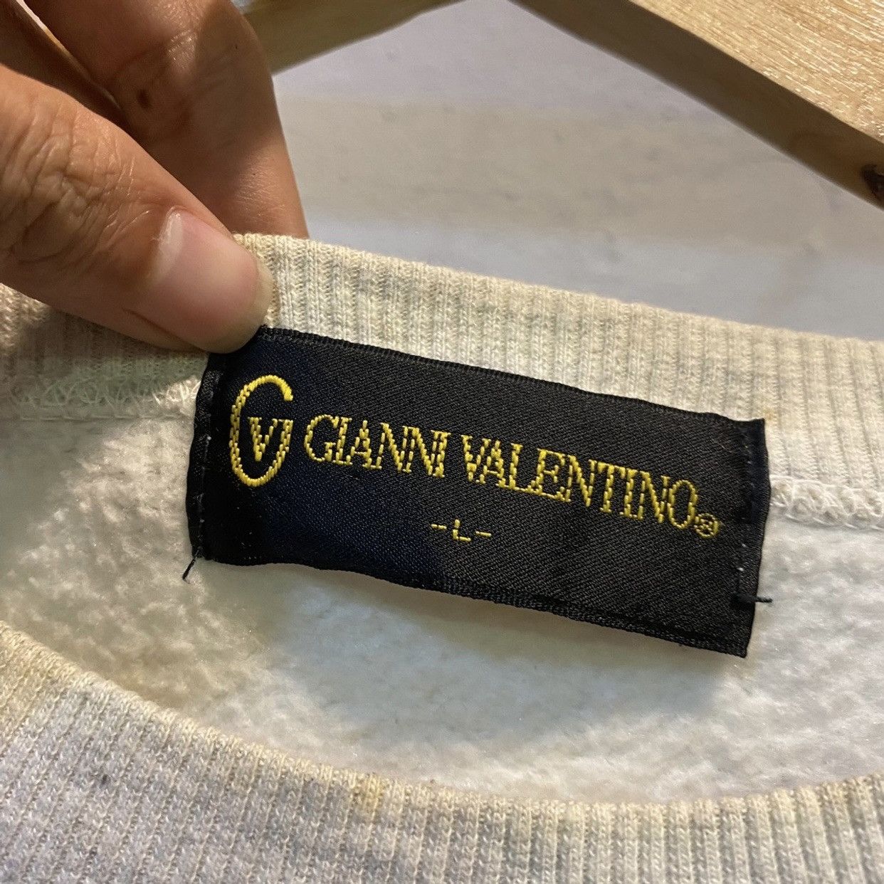 Gianni Valentino VTG GIANNI VALENTINO Sweatshirt Embroidery Logo Multicolour Size US L / EU 52-54 / 3 - 6 Thumbnail