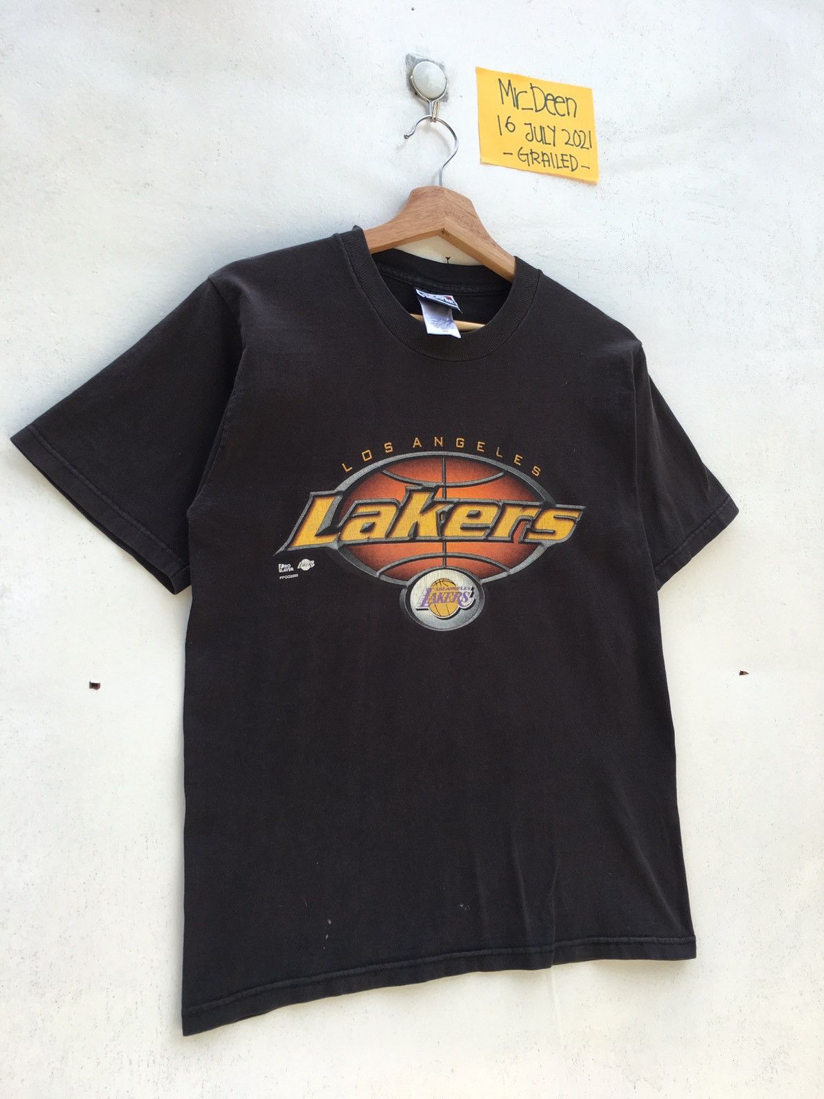 NBA Vintage NBA Los Angeles Lakers Tshirt Size US S / EU 44-46 / 1 - 3 Thumbnail