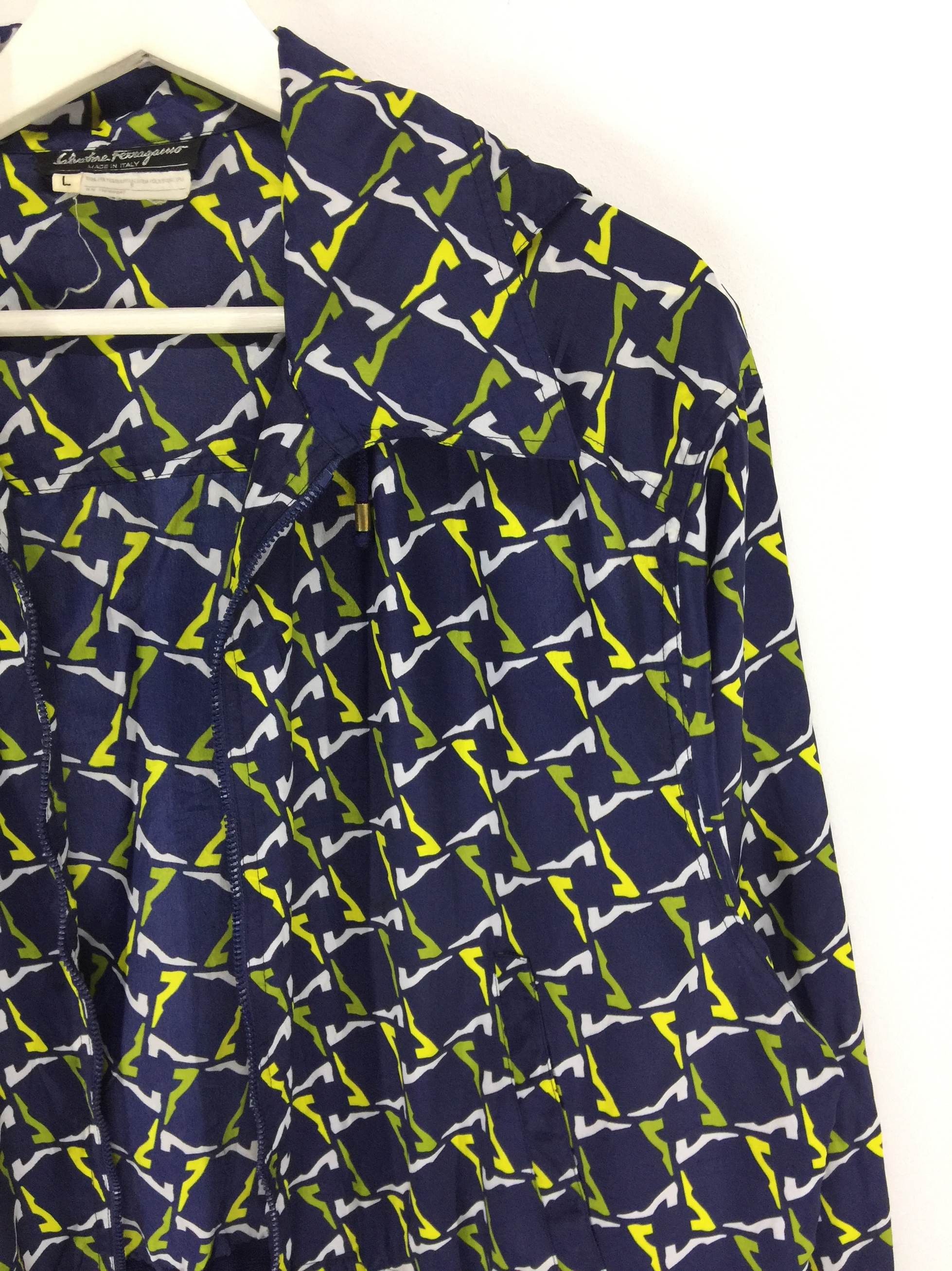 Salvatore Ferragamo Salvatore ferragamo all over abstract raincoat jacket Size US L / EU 52-54 / 3 - 3 Thumbnail