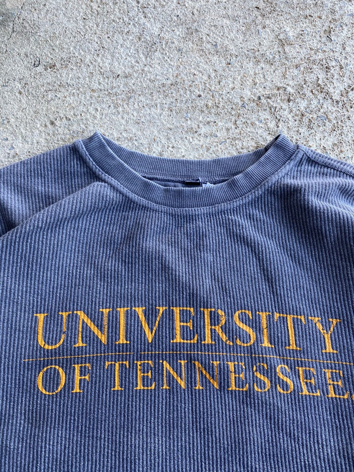 Japanese Brand × Vintage Vintage Y2K Tennessee Volunteers Faded Grunge Sweatshirt Size US M / EU 48-50 / 2 - 2 Thumbnail