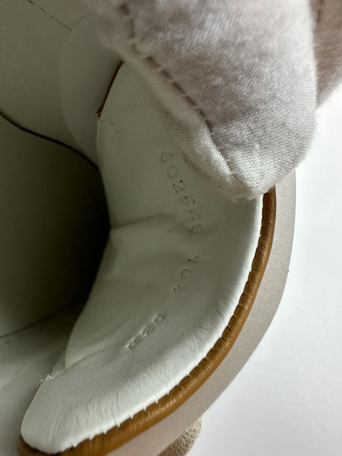 Disney × Gucci Gucci X Disney GG Mickey Mouse Ace Sneakers Size US 8 / EU 41 - 8 Thumbnail