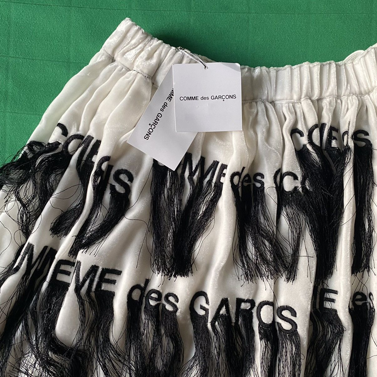 Comme des Garcons Comme des Garcons Fringed Logo Skirt SS20 Size XS Size 26" / US 2 / IT 38 - 5 Thumbnail