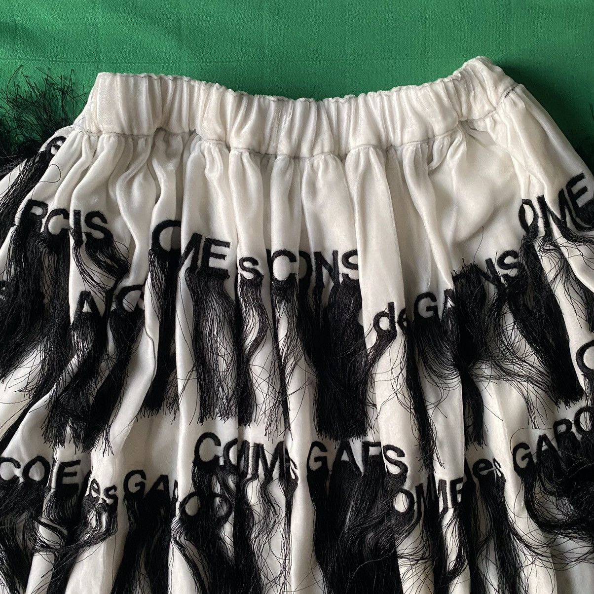 Comme des Garcons Comme des Garcons Fringed Logo Skirt SS20 Size XS Size 26" / US 2 / IT 38 - 14 Thumbnail