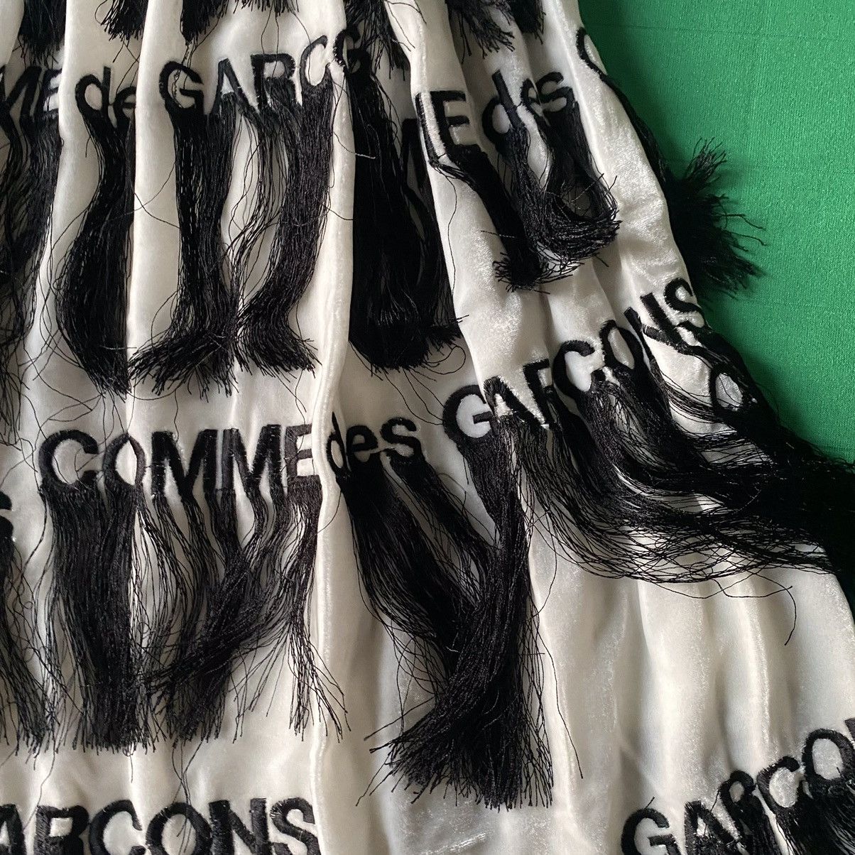 Comme des Garcons Comme des Garcons Fringed Logo Skirt SS20 Size XS Size 26" / US 2 / IT 38 - 3 Thumbnail