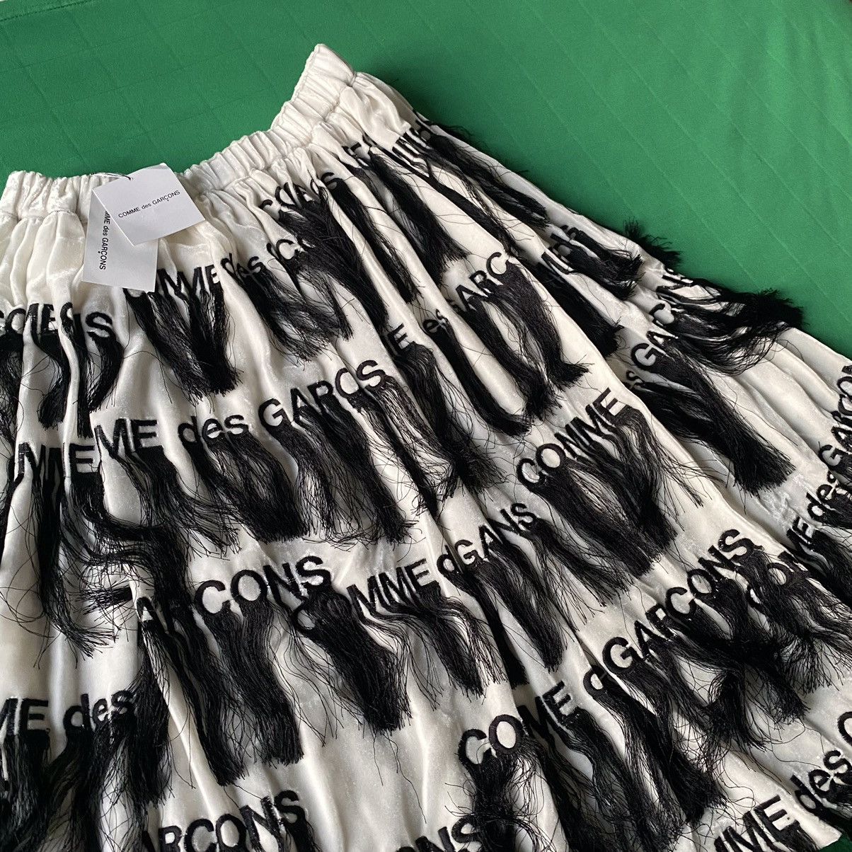 Comme des Garcons Comme des Garcons Fringed Logo Skirt SS20 Size XS Size 26" / US 2 / IT 38 - 2 Thumbnail