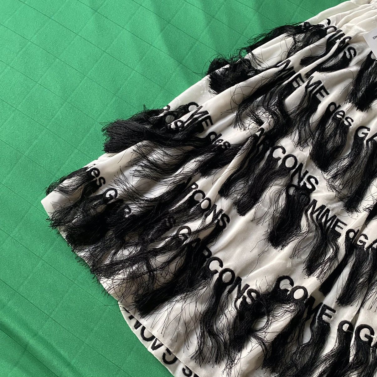 Comme des Garcons Comme des Garcons Fringed Logo Skirt SS20 Size XS Size 26" / US 2 / IT 38 - 4 Thumbnail