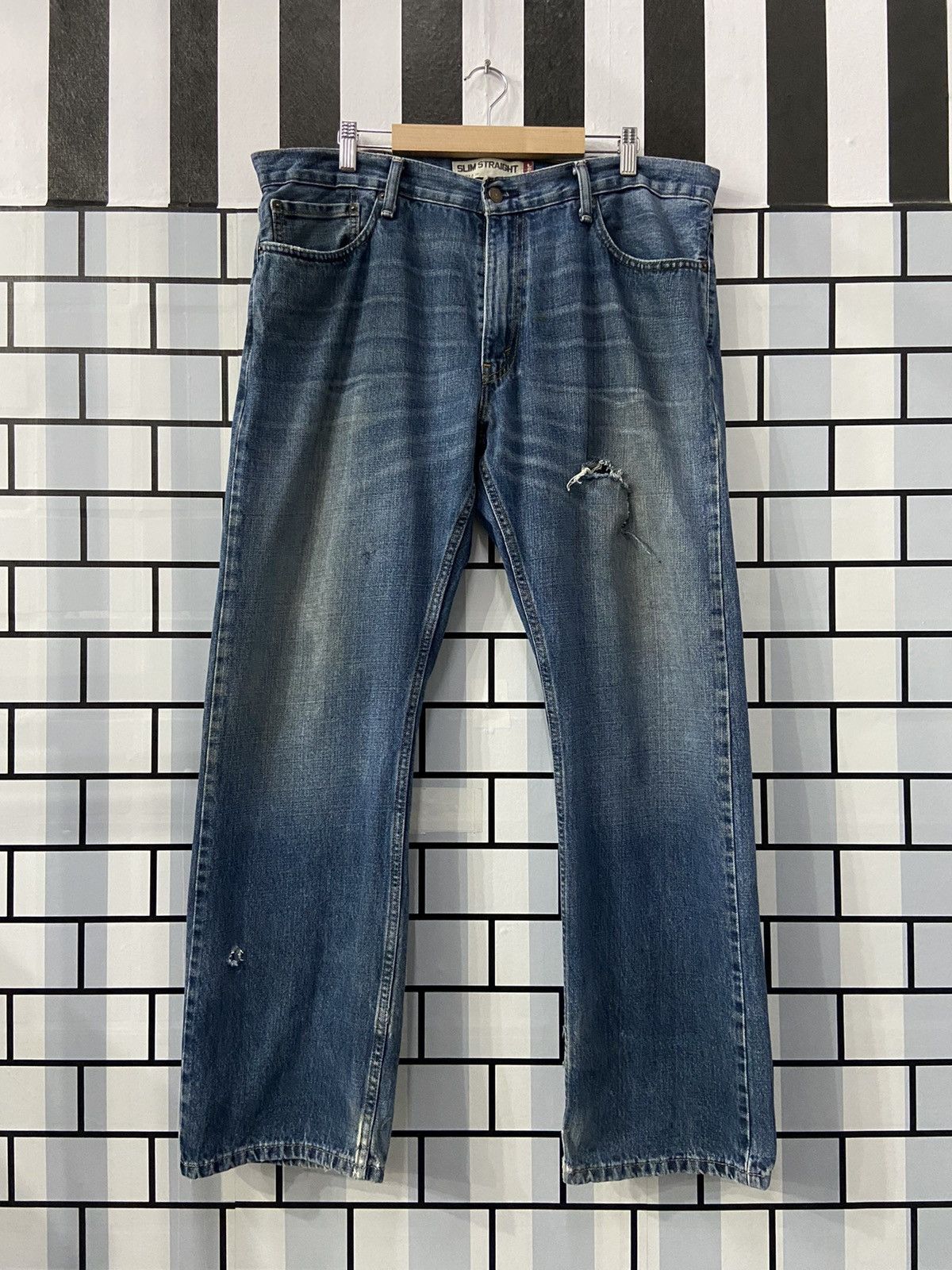 Levi's × Vintage Vintage Levi’s 514 Slim Straight Distressed Denim Pants Size US 38 / EU 54 - 1 Thumbnail