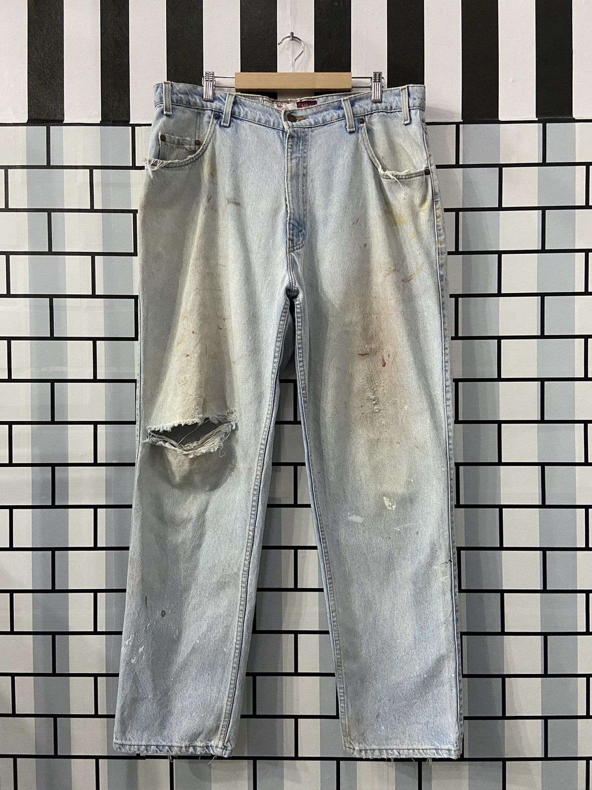 image of Levis x Vintage Levi’S 545 Loosefit Distresse Light Wash Denim Pants in Light Blue Wash (Size 38)