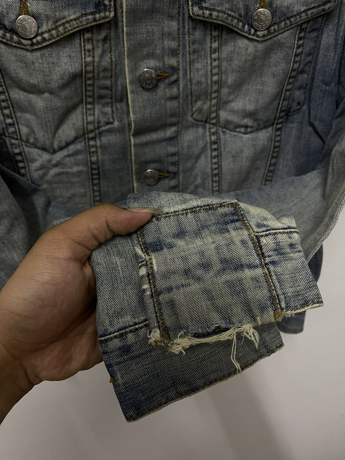 Marc Jacobs × Vintage Vintage Marc Jacobs Trucker Distressed Denim Jacket Size US S / EU 44-46 / 1 - 7 Thumbnail