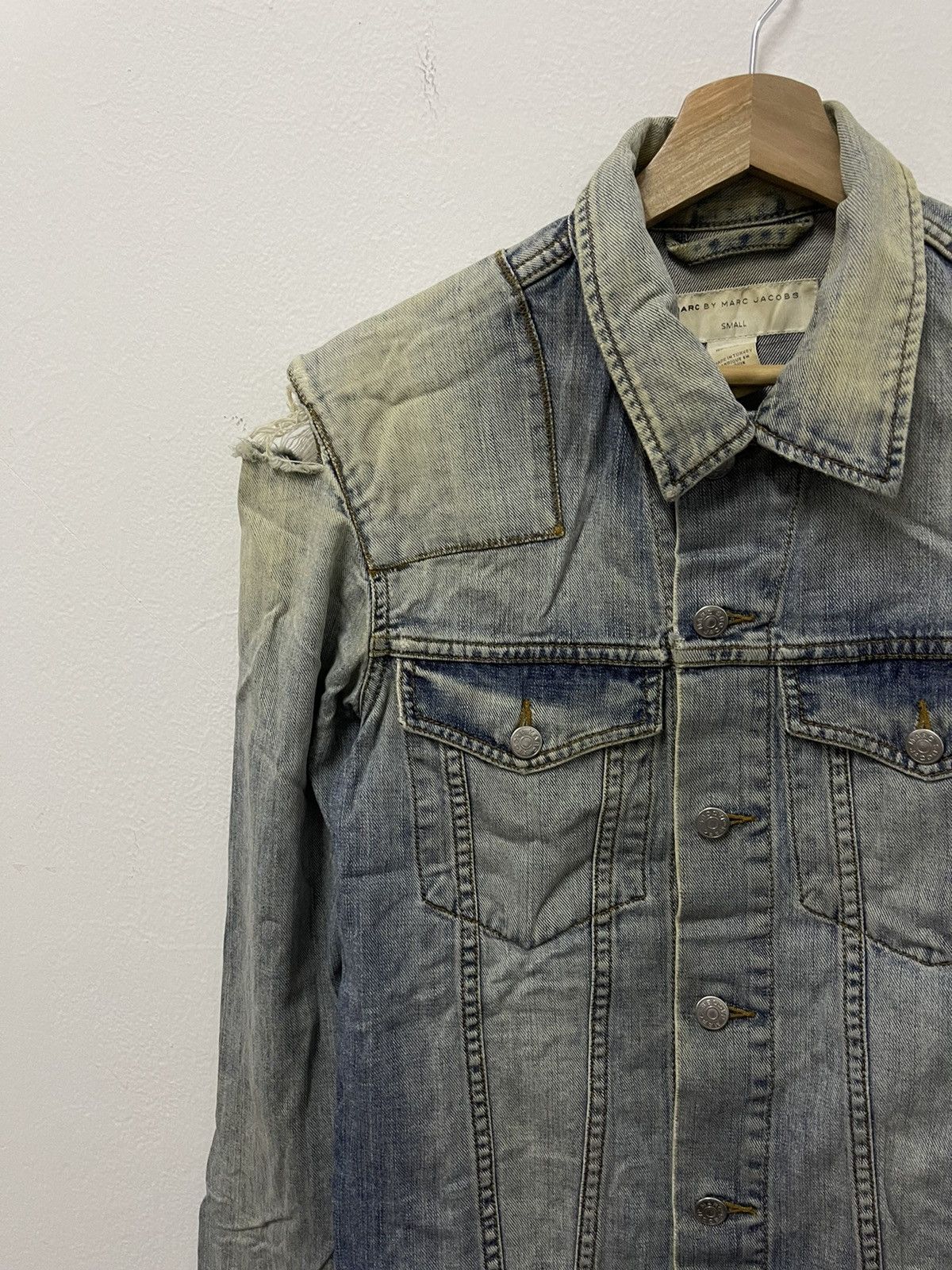 Marc Jacobs × Vintage Vintage Marc Jacobs Trucker Distressed Denim Jacket Size US S / EU 44-46 / 1 - 3 Thumbnail