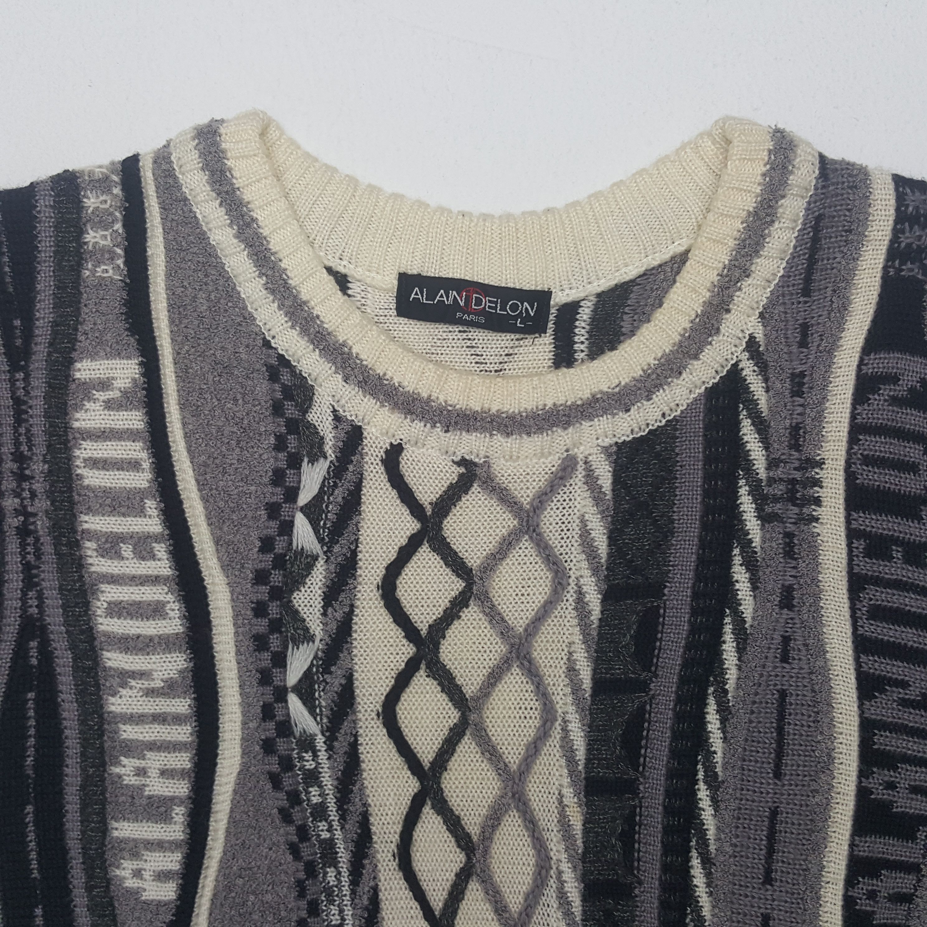 Vintage Vintage Classic Style Coogi Design Sweatshirt Size US M / EU 48-50 / 2 - 4 Thumbnail