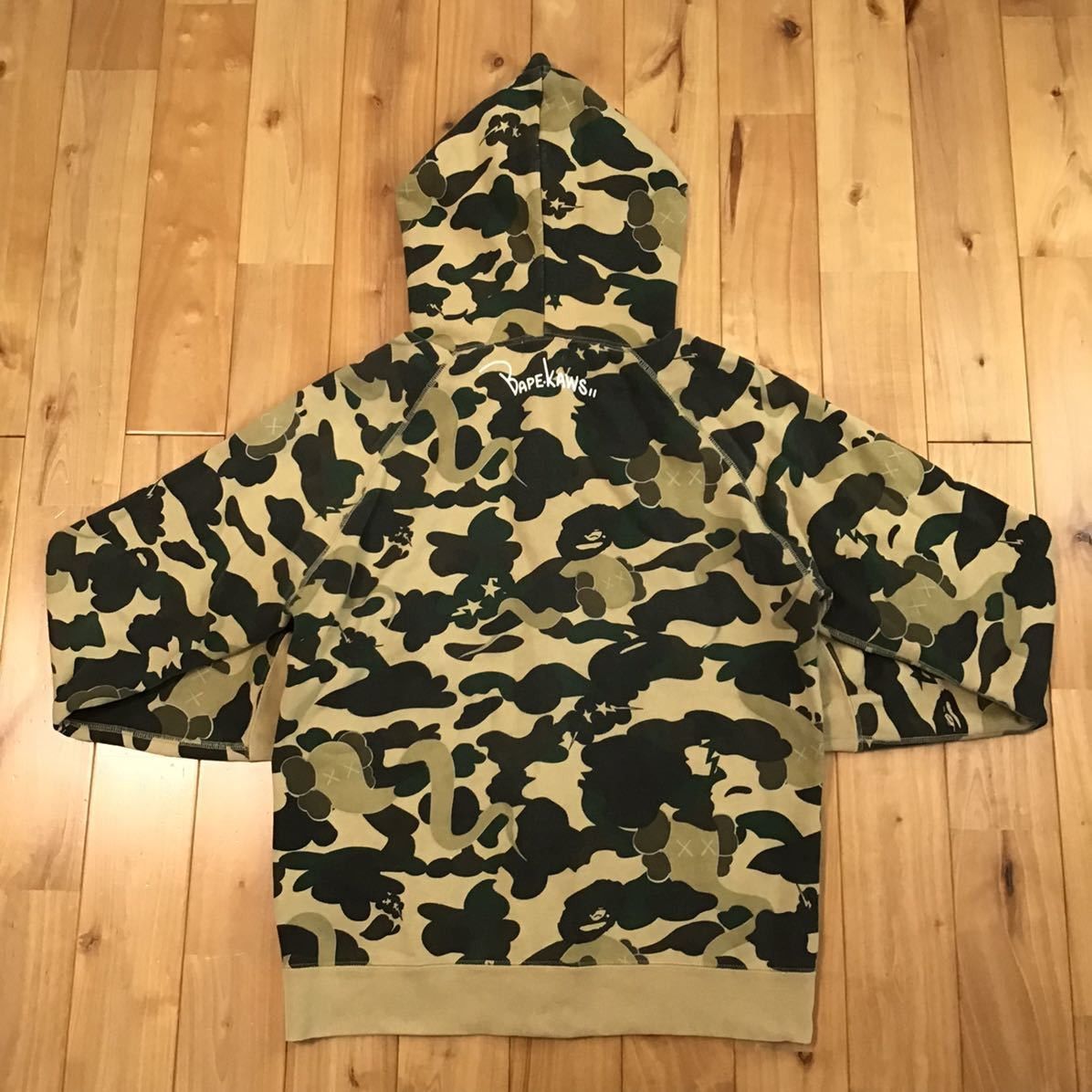 Bape × Kaws BAPE × kaws bendy 1st camo yellow full zip hoodie ape ladies Size M / US 6-8 / IT 42-44 - 2 Thumbnail