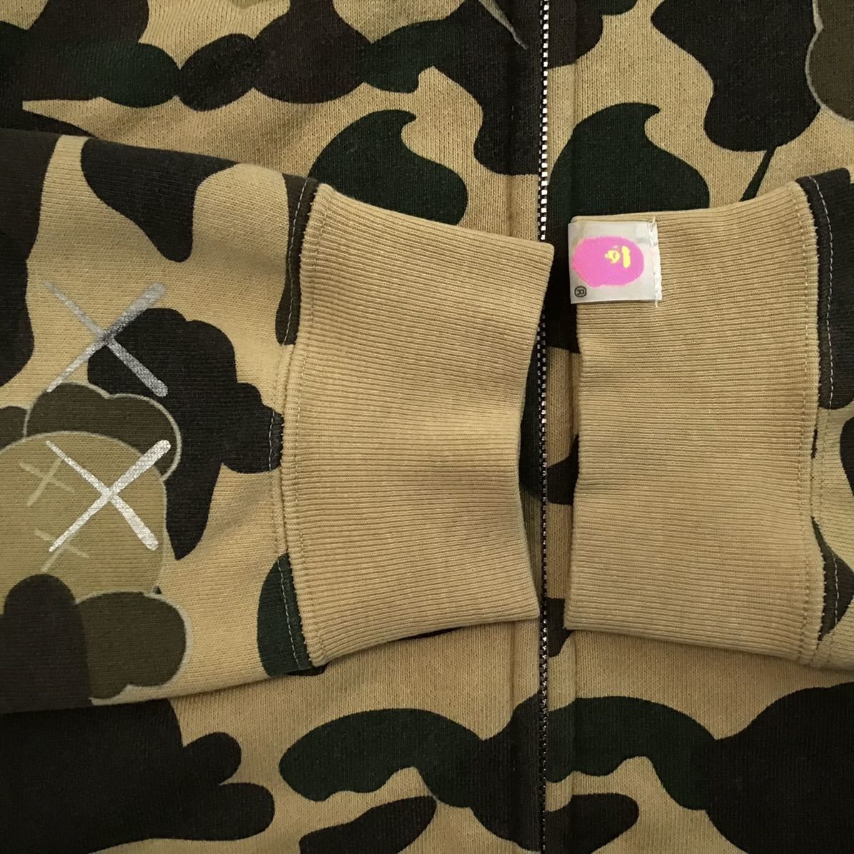 Bape × Kaws BAPE × kaws bendy 1st camo yellow full zip hoodie ape ladies Size M / US 6-8 / IT 42-44 - 5 Thumbnail