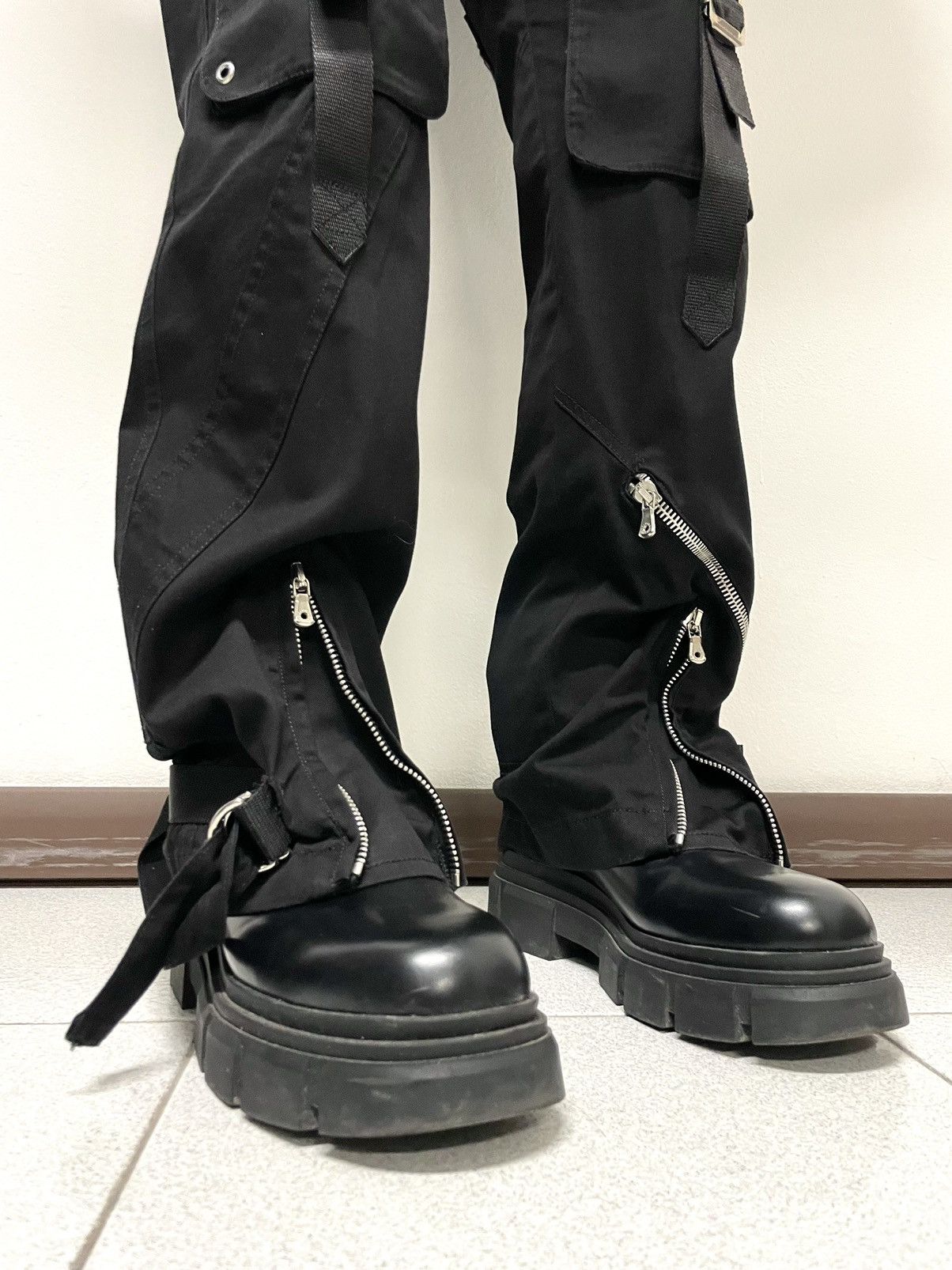 Dolce & Gabbana 2003 Bondage cargo pants runway archive military parachute Size US 33 - 6 Thumbnail