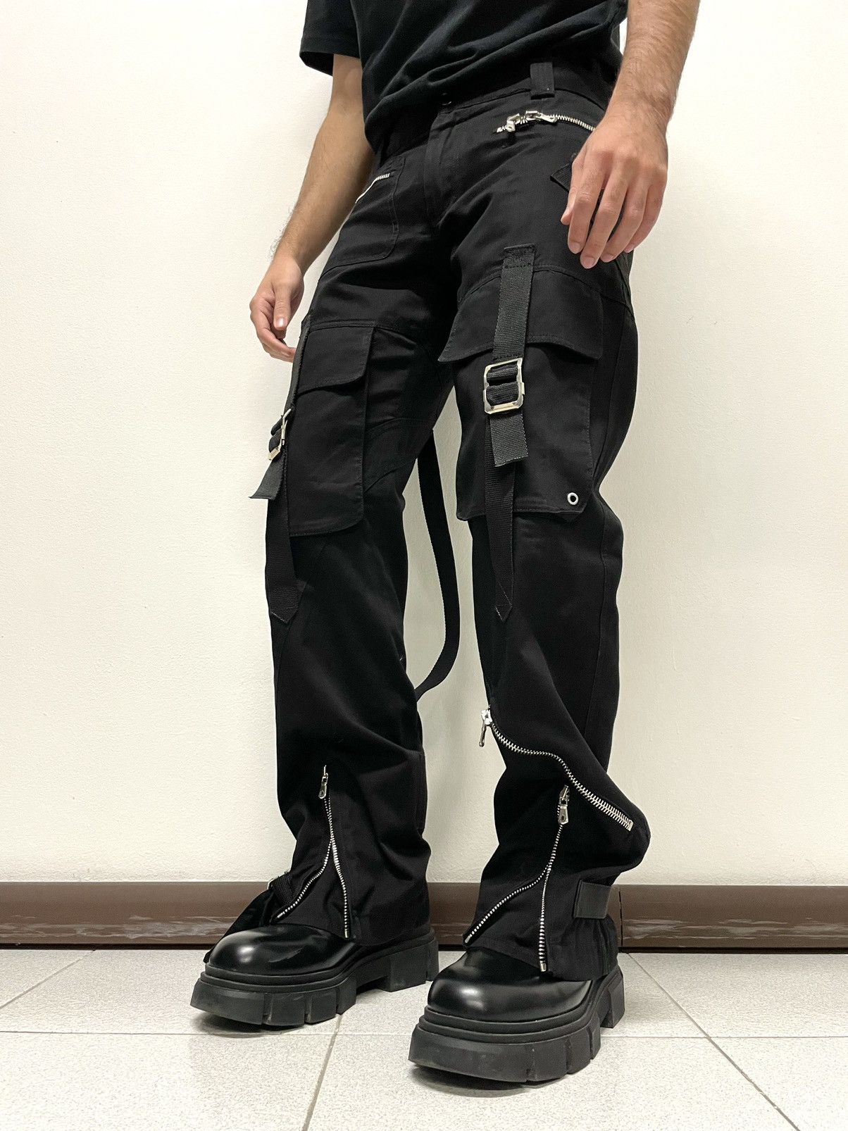 Dolce & Gabbana 2003 Bondage cargo pants runway archive military parachute Size US 33 - 2 Thumbnail