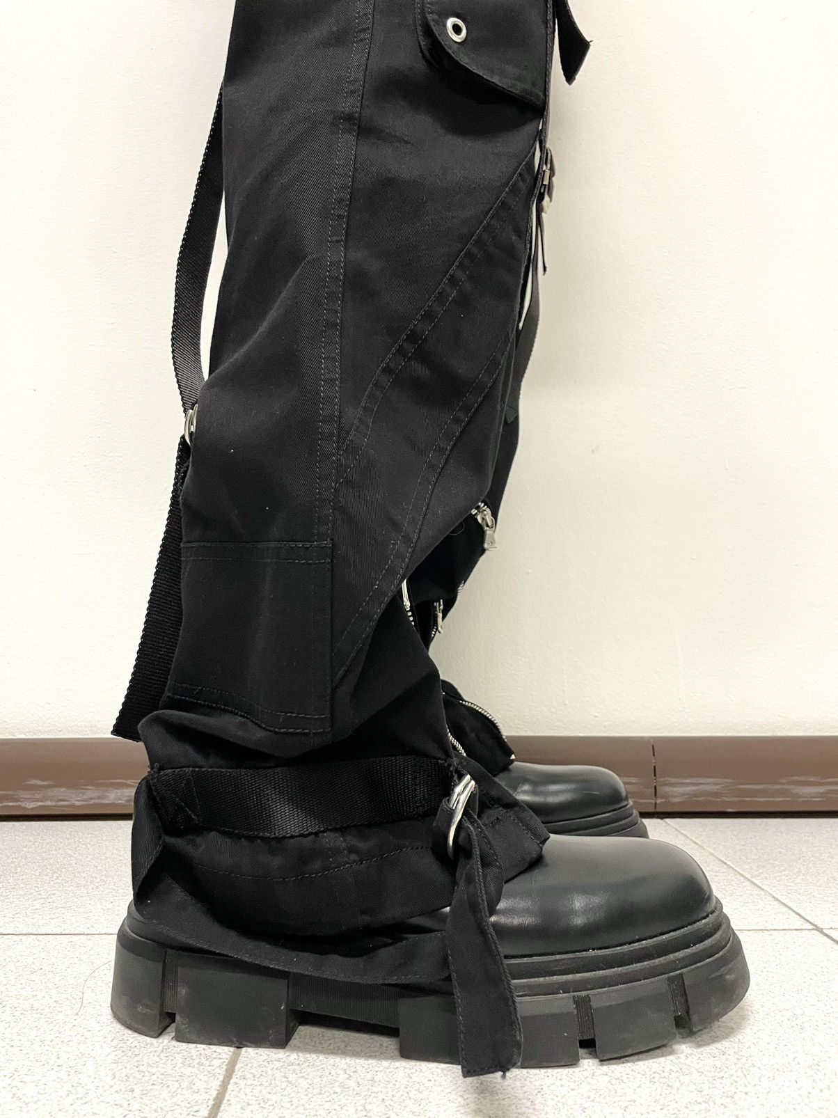 Dolce & Gabbana 2003 Bondage cargo pants runway archive military parachute Size US 33 - 5 Thumbnail