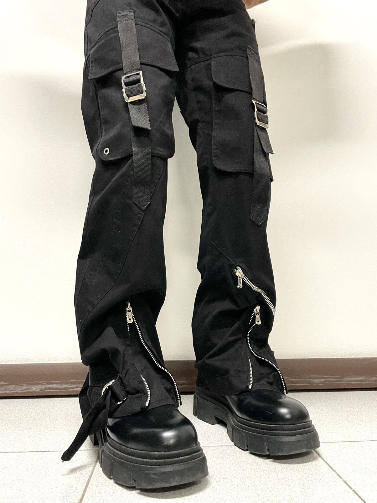Dolce & Gabbana 2003 Bondage cargo pants runway archive military parachute Size US 33 - 4 Thumbnail