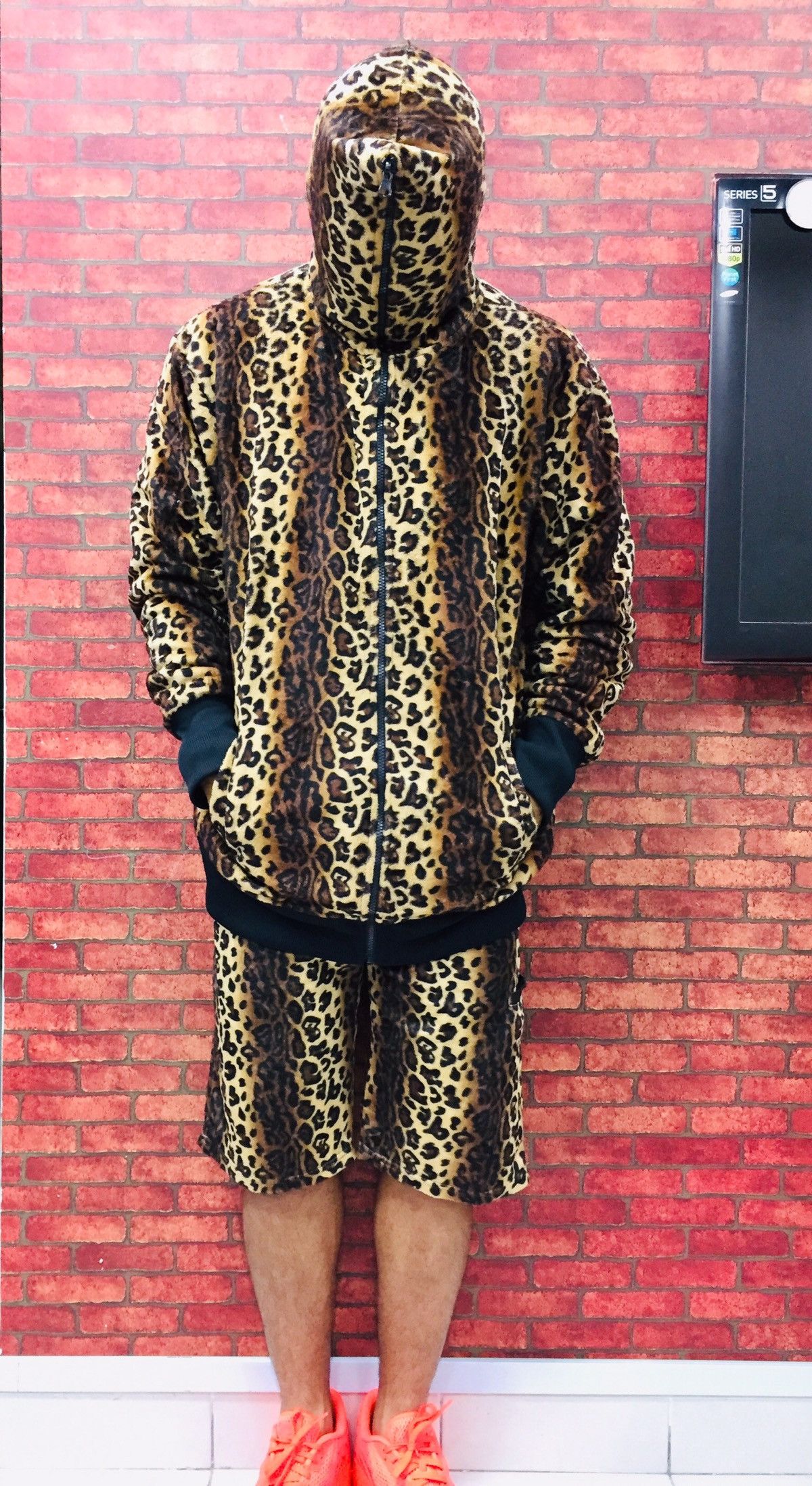 Japanese Brand × Seditionaries One Set Leapord hoodie jacket And Short Pant Full Print Size US L / EU 52-54 / 3 - 3 Thumbnail