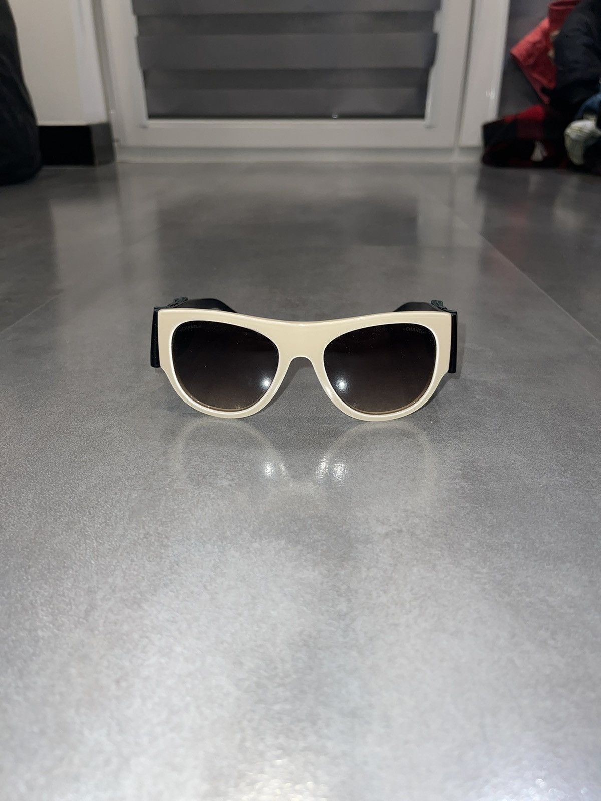 Chanel Chanel 5276-Q C.528/S5 Cream Black Sunglasses Size ONE SIZE - 2 Thumbnail