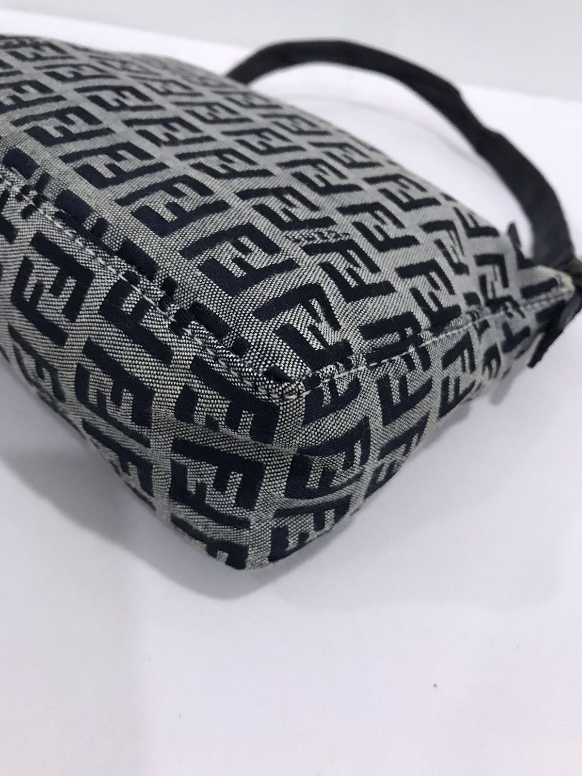 ❌Last Drop❌🔥Rare🔥Authentic Fendi FF Mini Handcarry bag