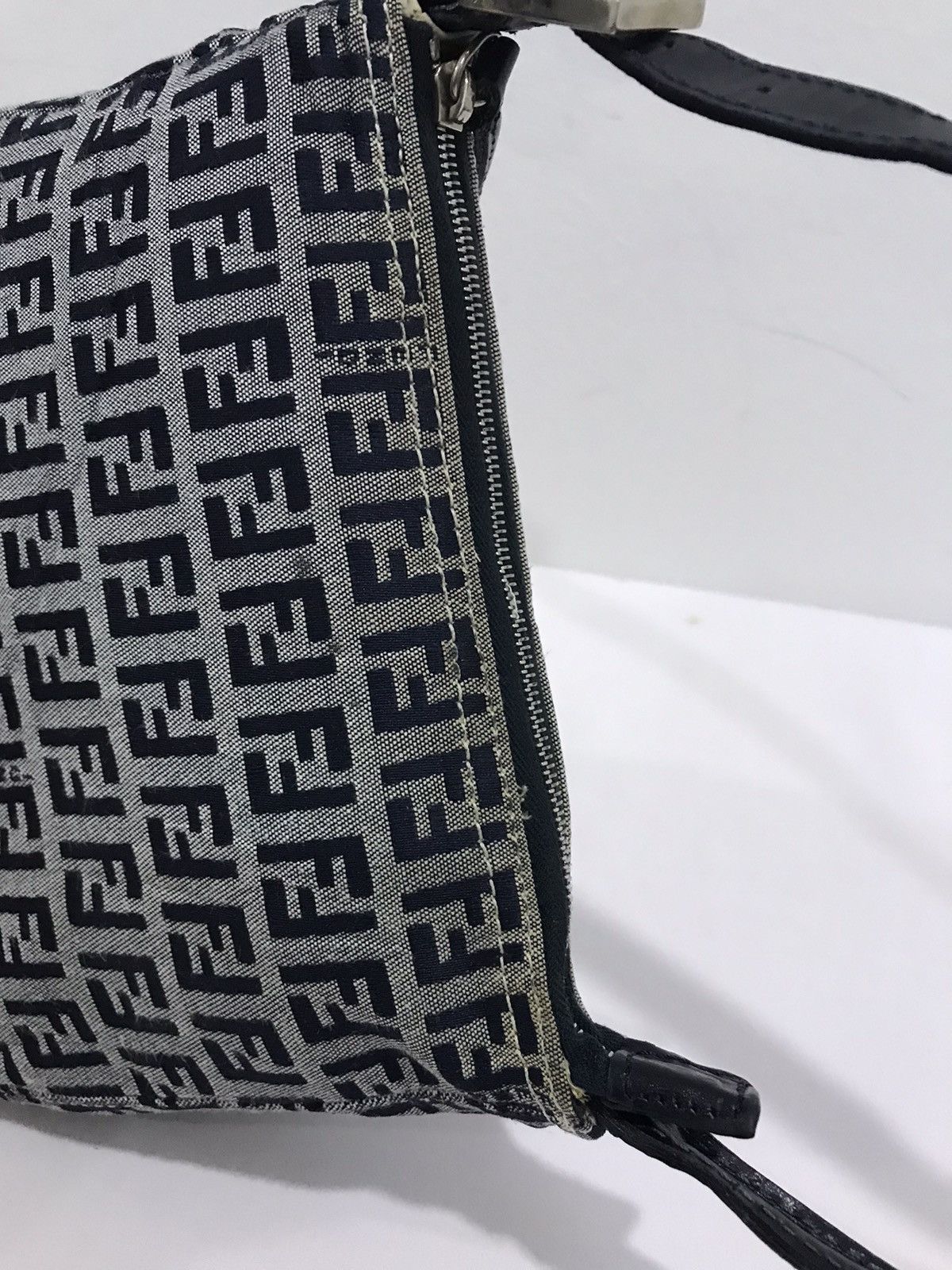 ❌Last Drop❌🔥Rare🔥Authentic Fendi FF Mini Handcarry bag