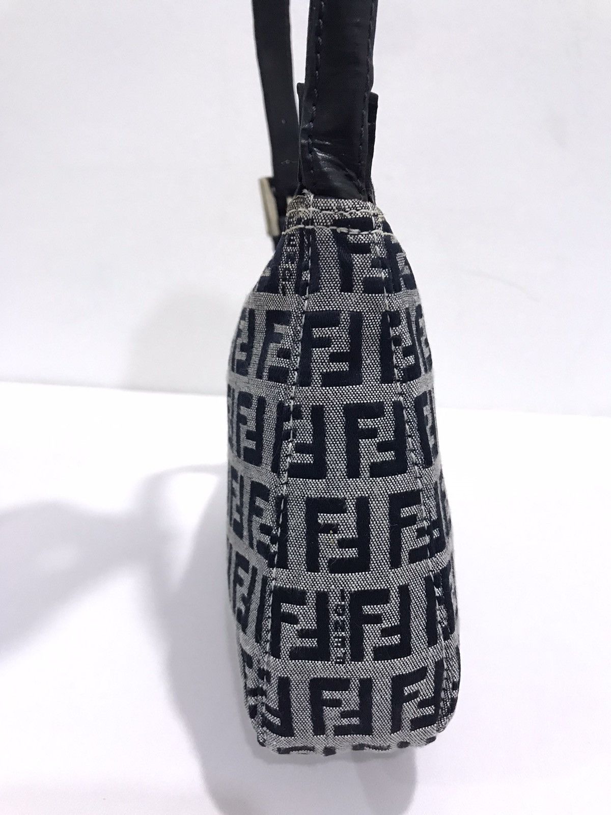 ❌Last Drop❌🔥Rare🔥Authentic Fendi FF Mini Handcarry bag
