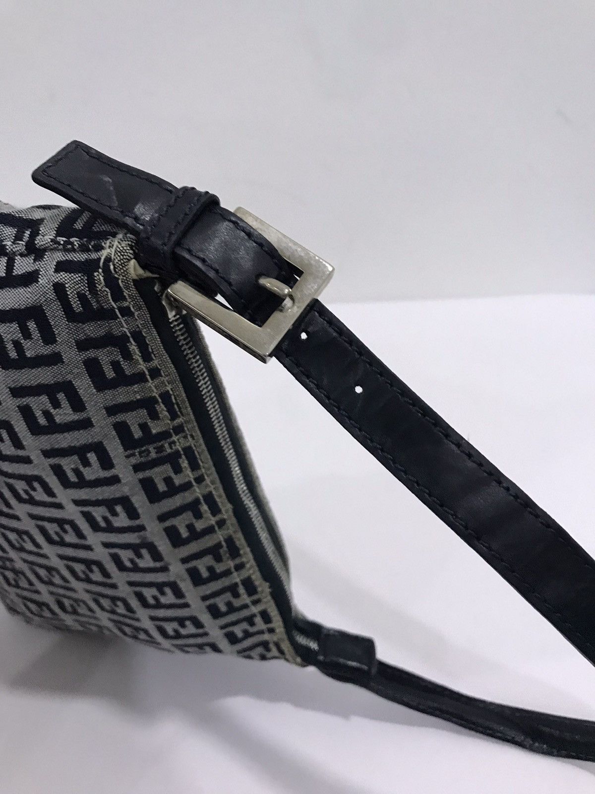 ❌Last Drop❌🔥Rare🔥Authentic Fendi FF Mini Handcarry bag