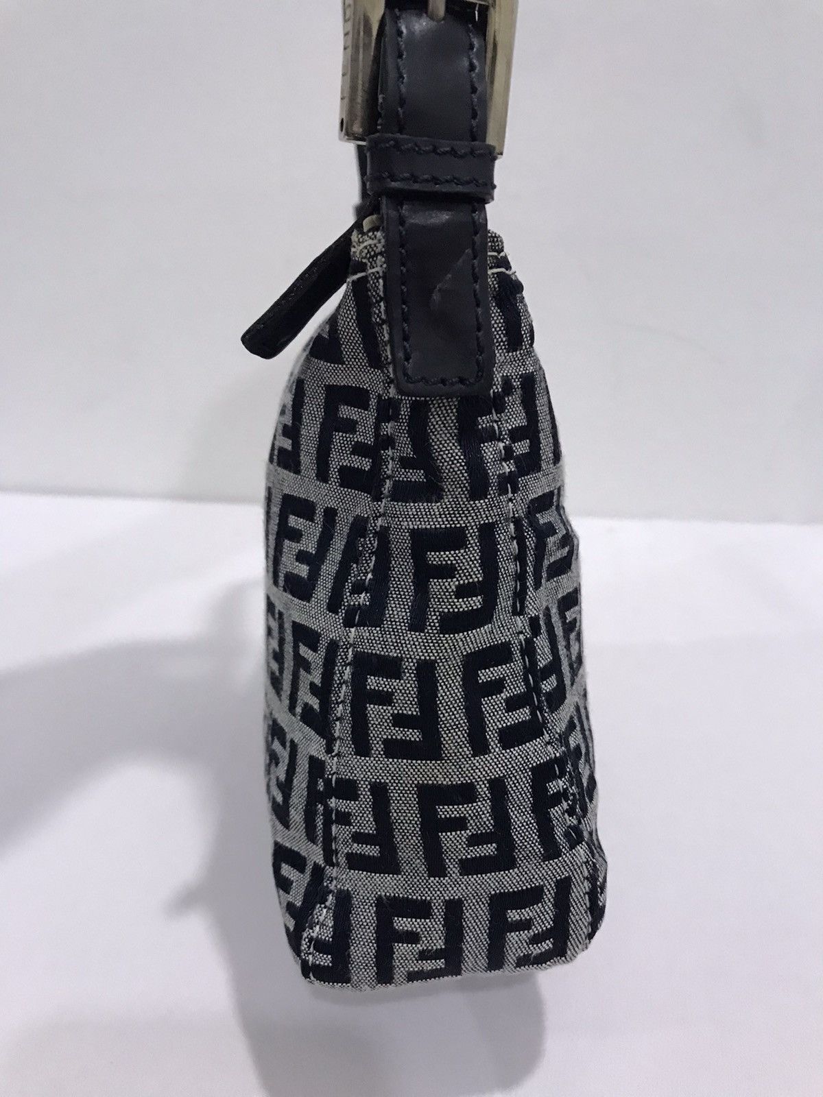 ❌Last Drop❌🔥Rare🔥Authentic Fendi FF Mini Handcarry bag
